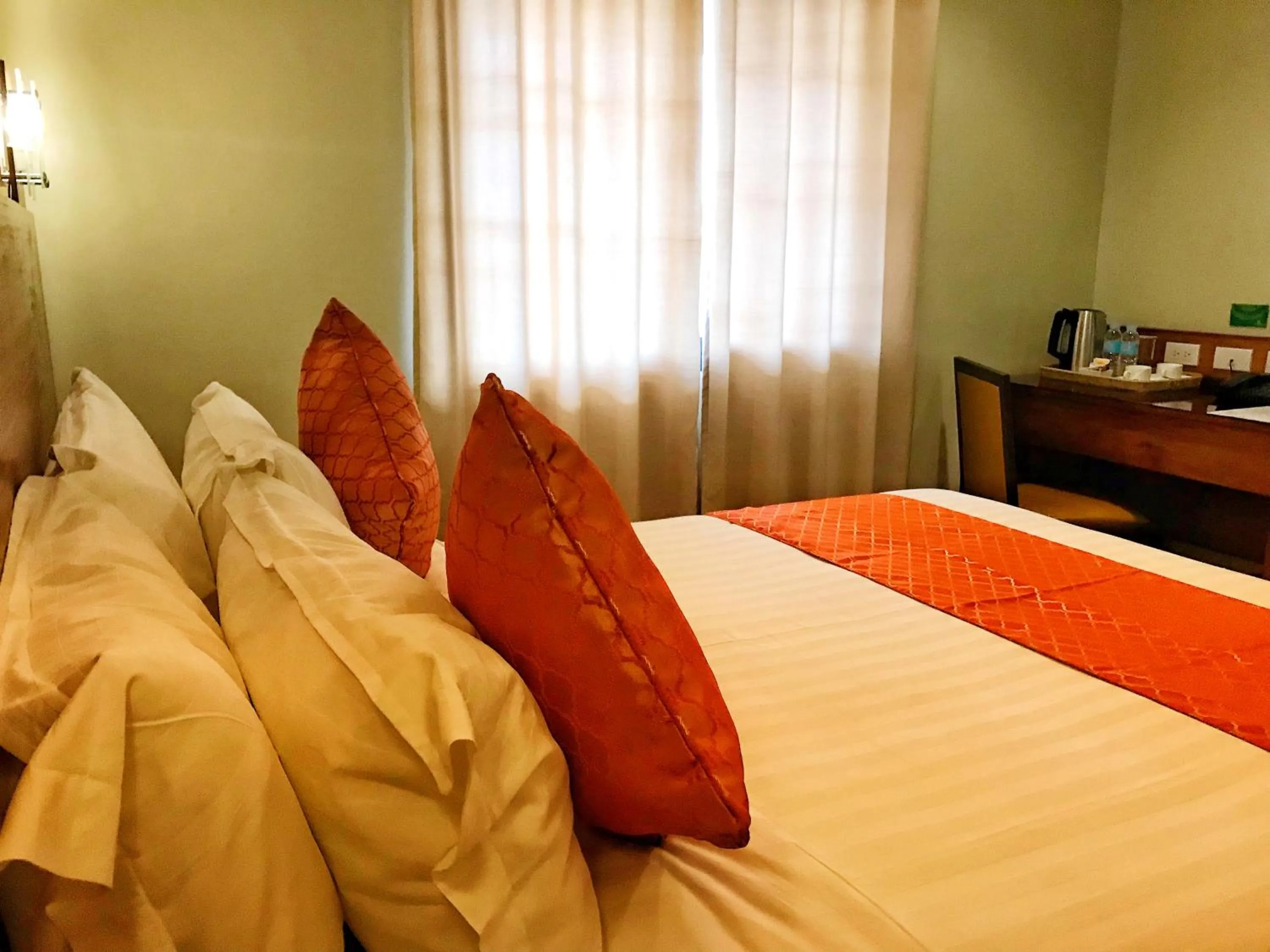 Bed in Coron Soleil Express Hotel