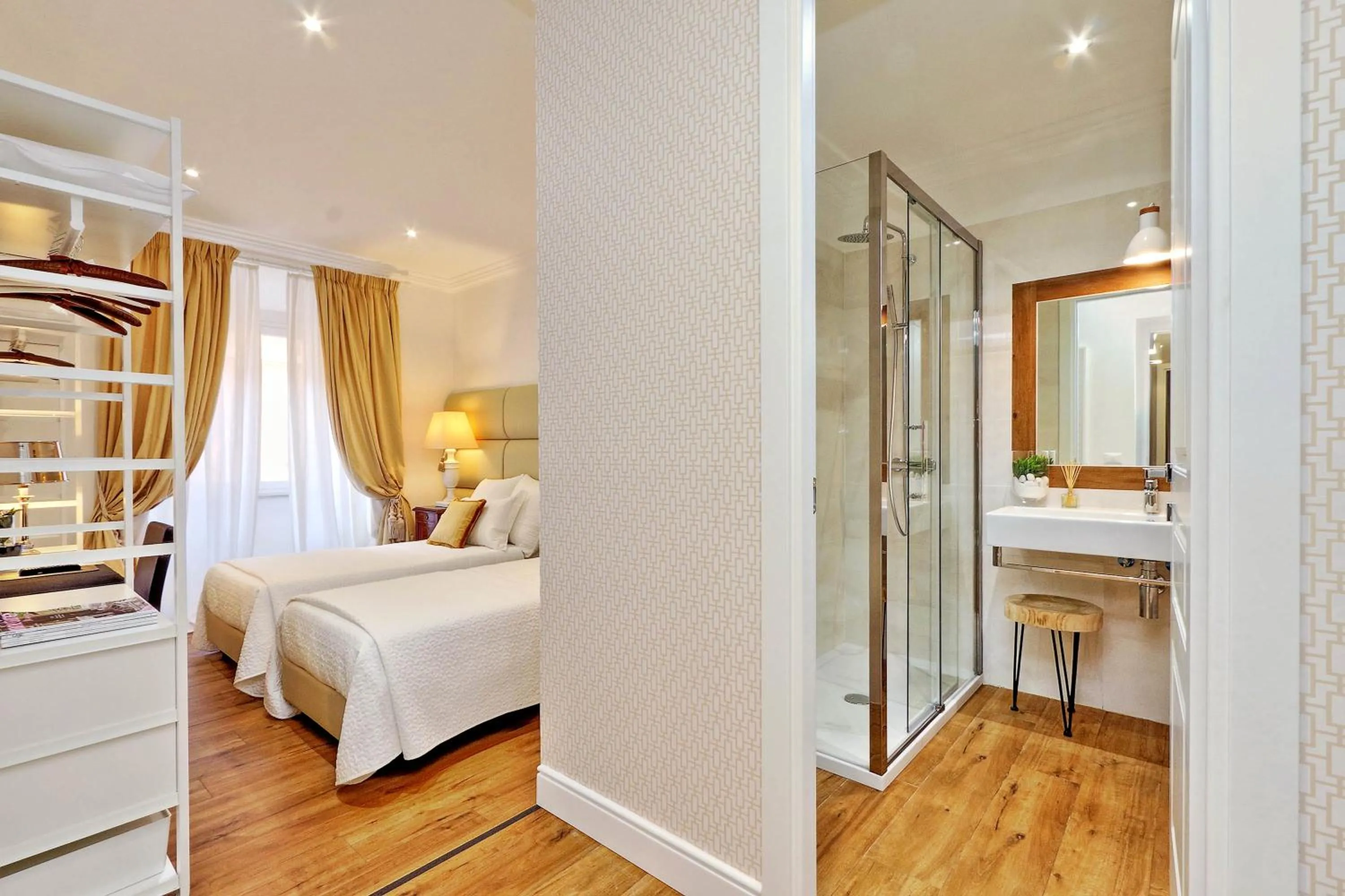 Bedroom, Bed in Vatican Chic B&B