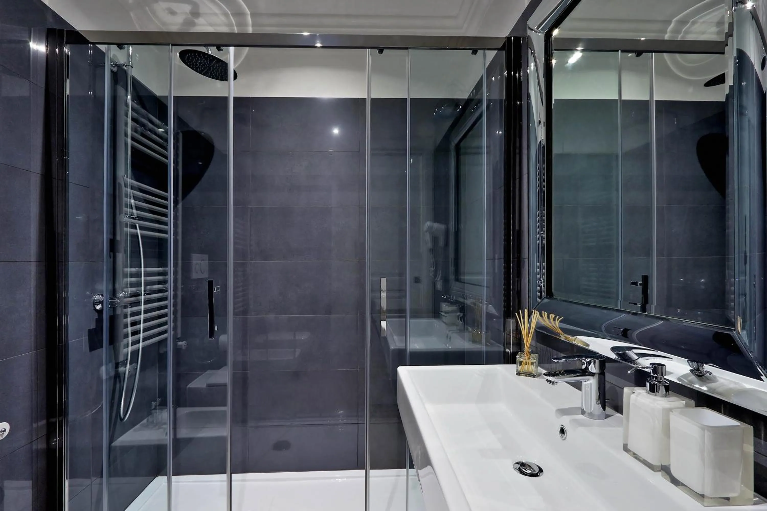 Bathroom in Vatican Chic B&B