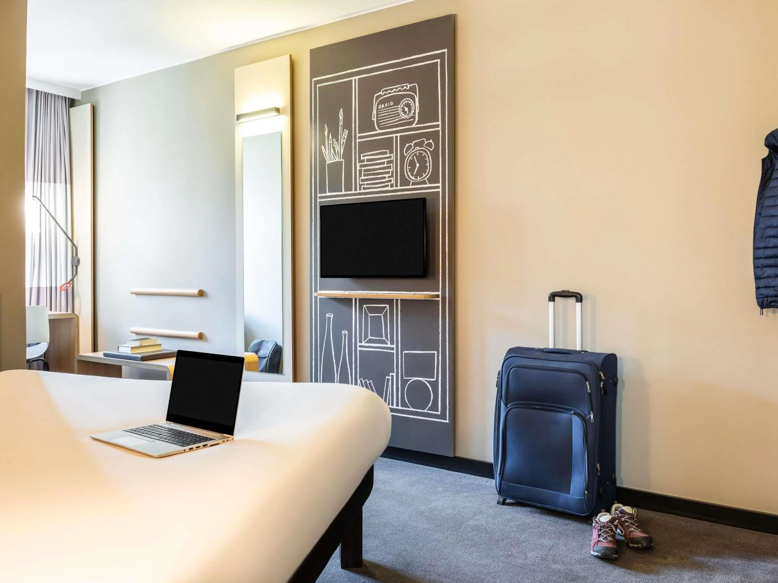 Bedroom, Bed in ibis Hotel Brussels off Grand'Place