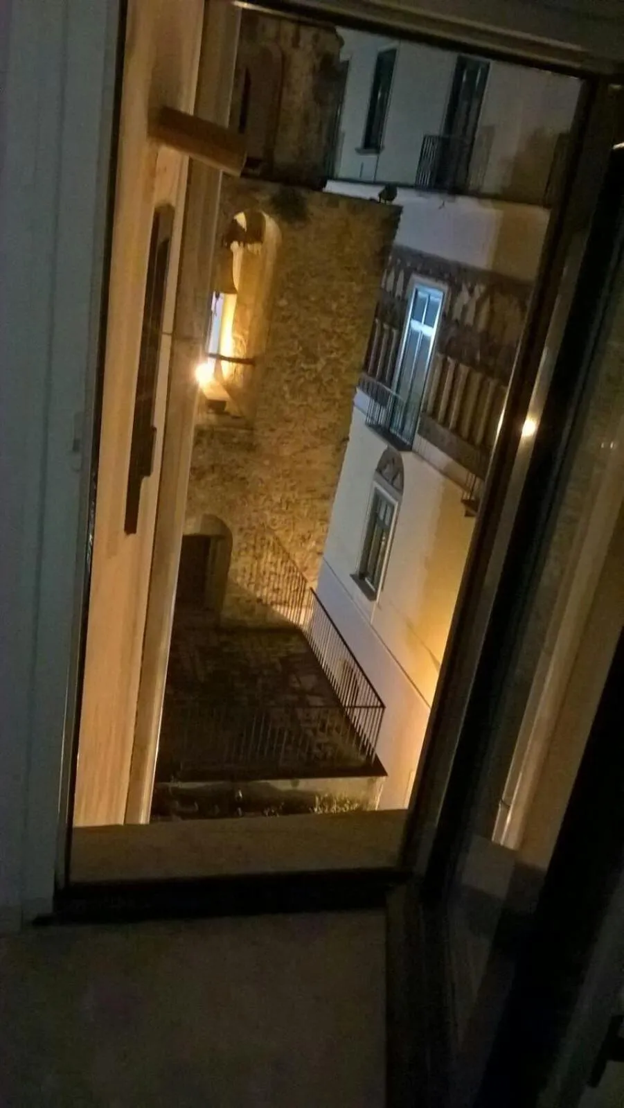 Suite with Balcony in Vicolo dei Sartori