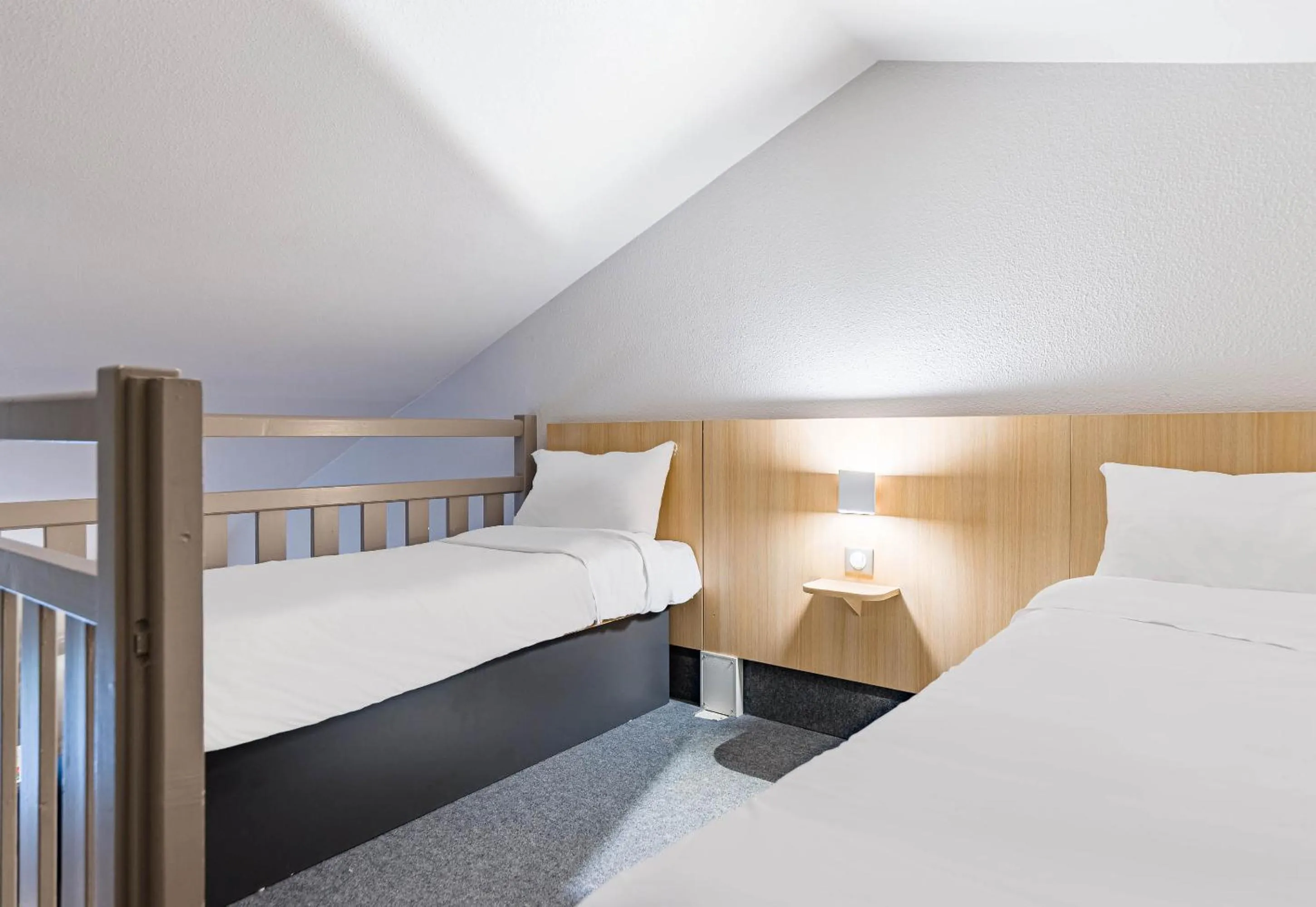 Bedroom, Bed in B&B HOTEL Tours Nord 1 Val de Loire