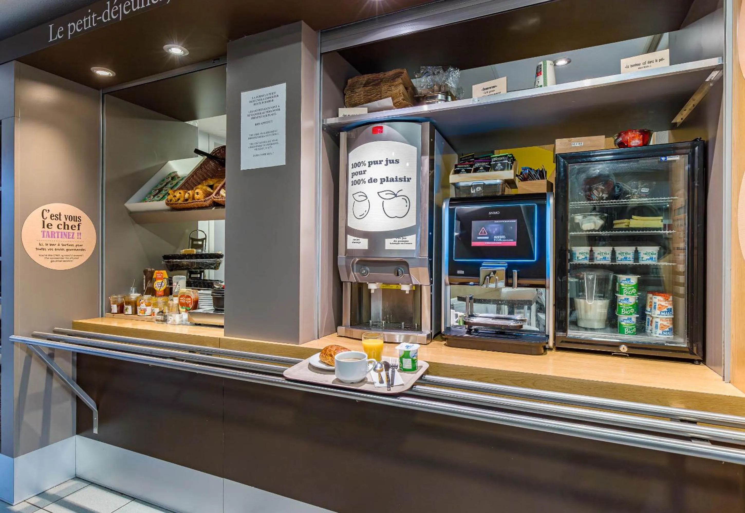 Breakfast in B&B HOTEL Tours Nord 1 Val de Loire