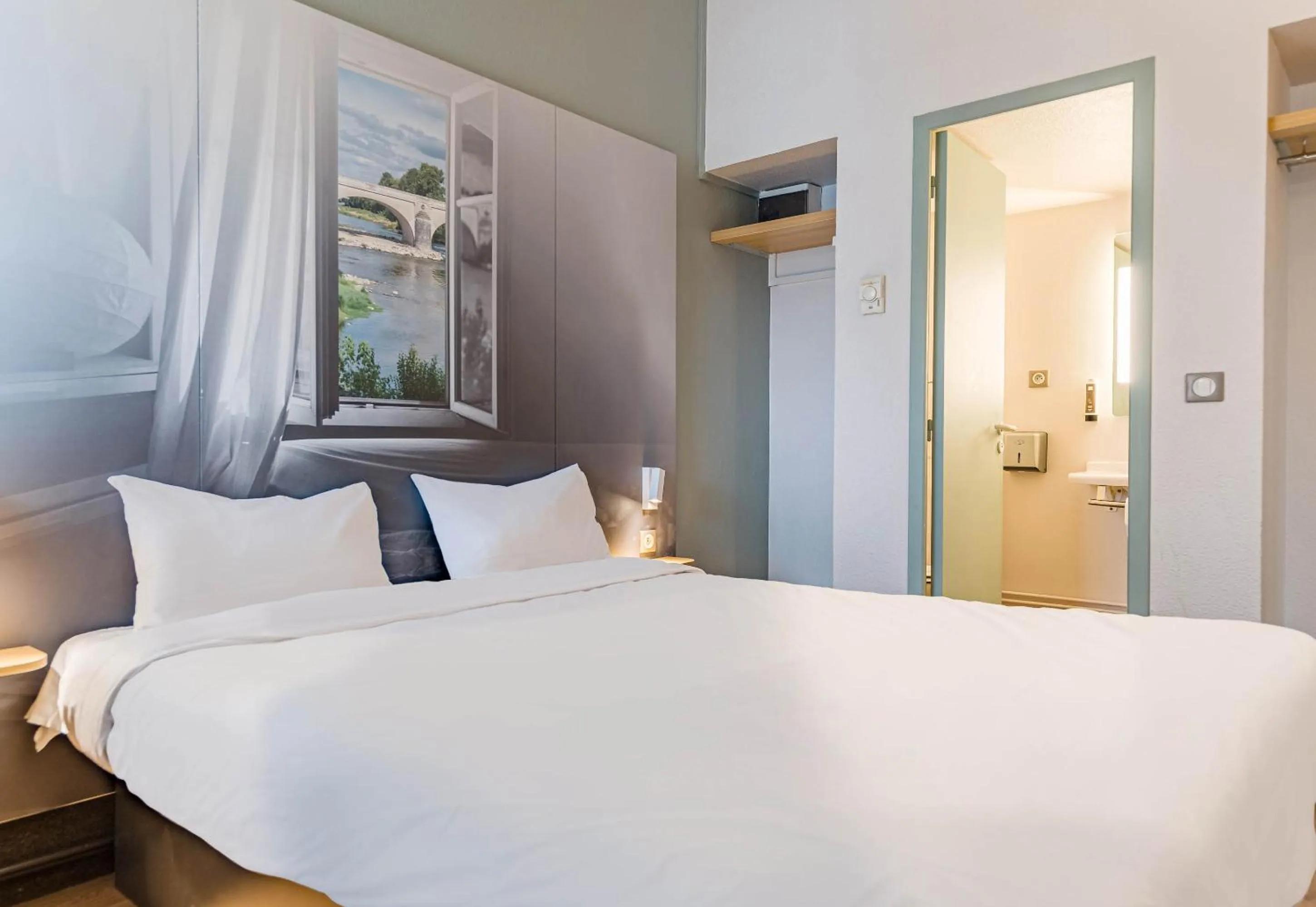 Bedroom, Bed in B&B HOTEL Tours Nord 1 Val de Loire