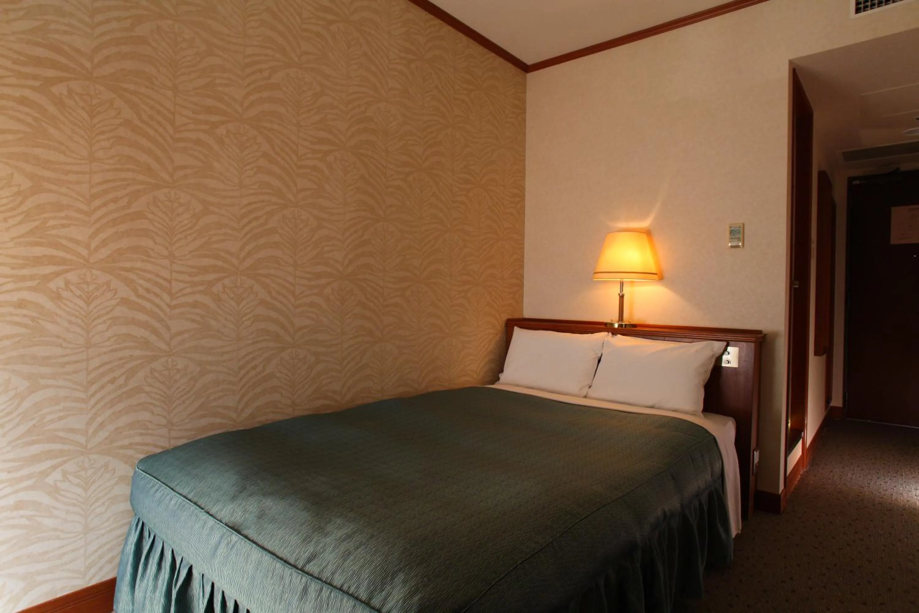 Photo of the whole room, Bed in Hotel Viamare Kobe