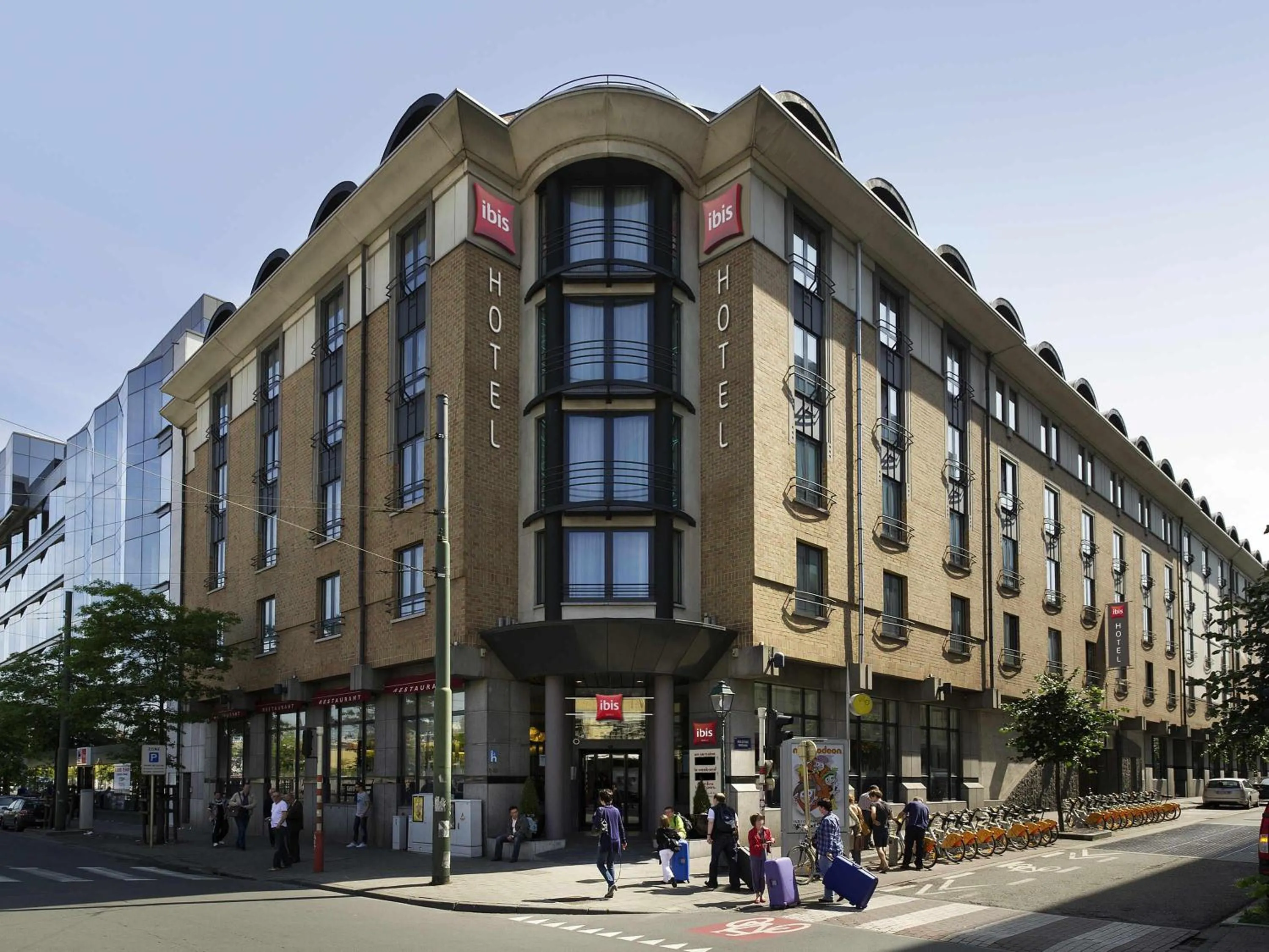 Property building in ibis Hotel Brussels Centre Gare du Midi