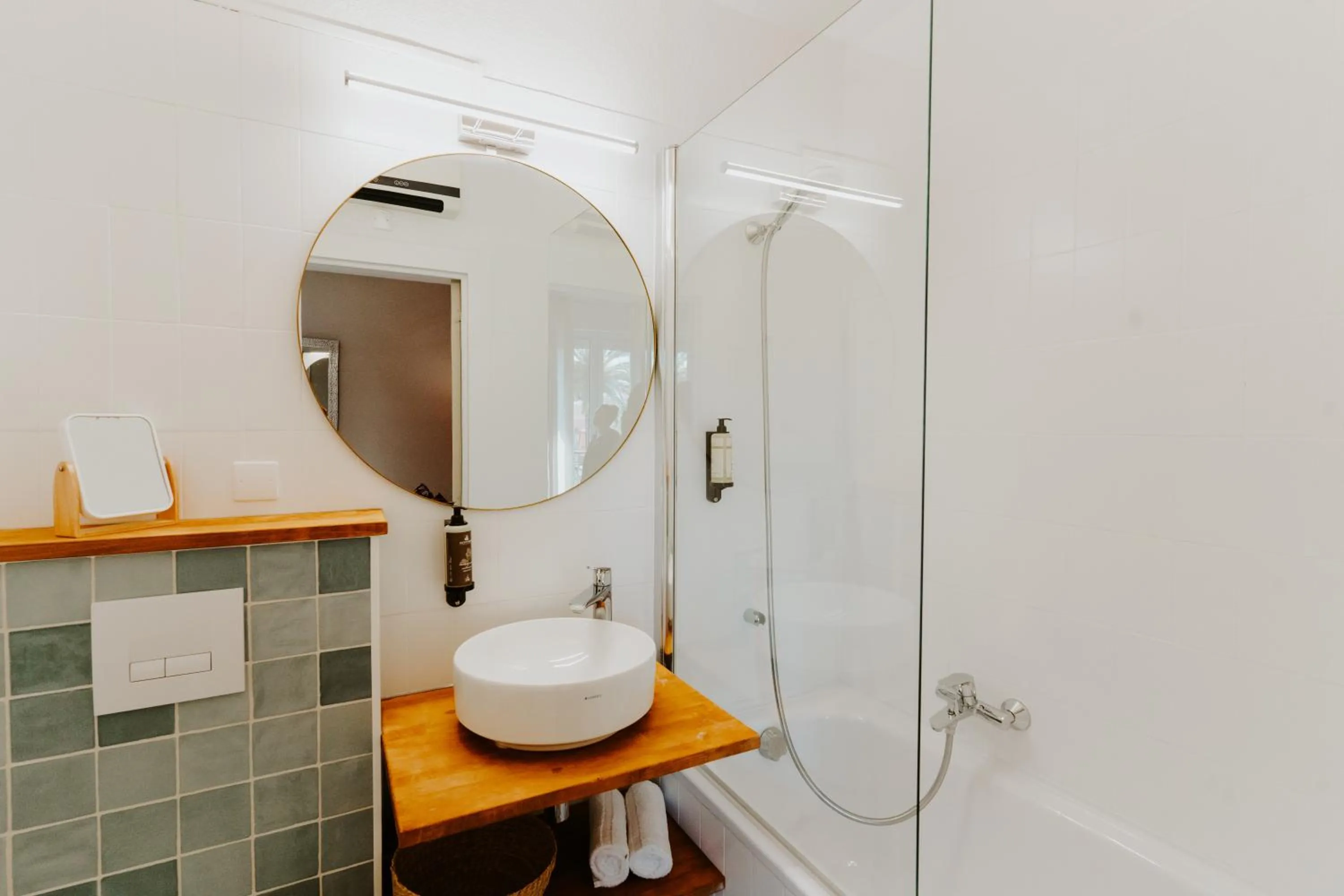 Bathroom in Hôtel Le Petit Castel
