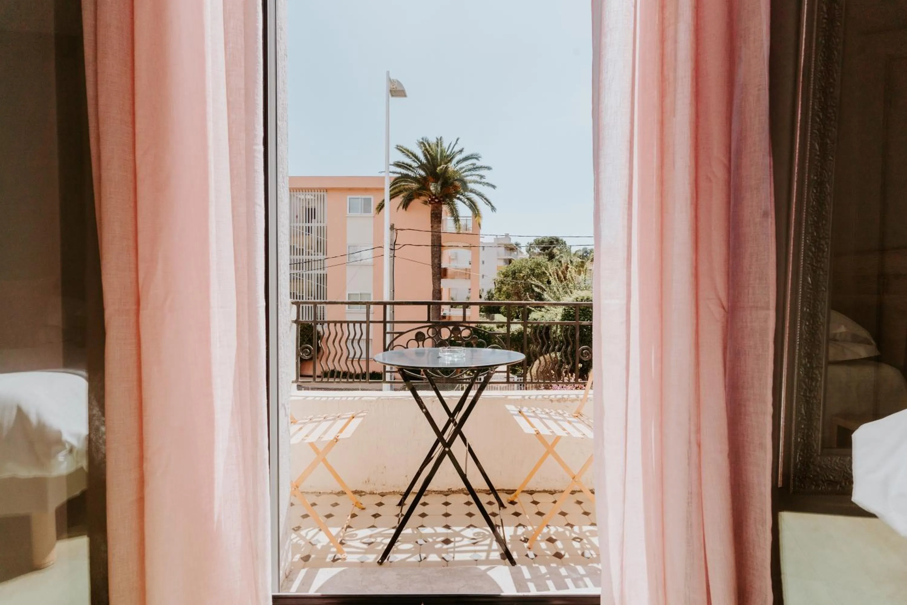 Bedroom in Hôtel Le Petit Castel