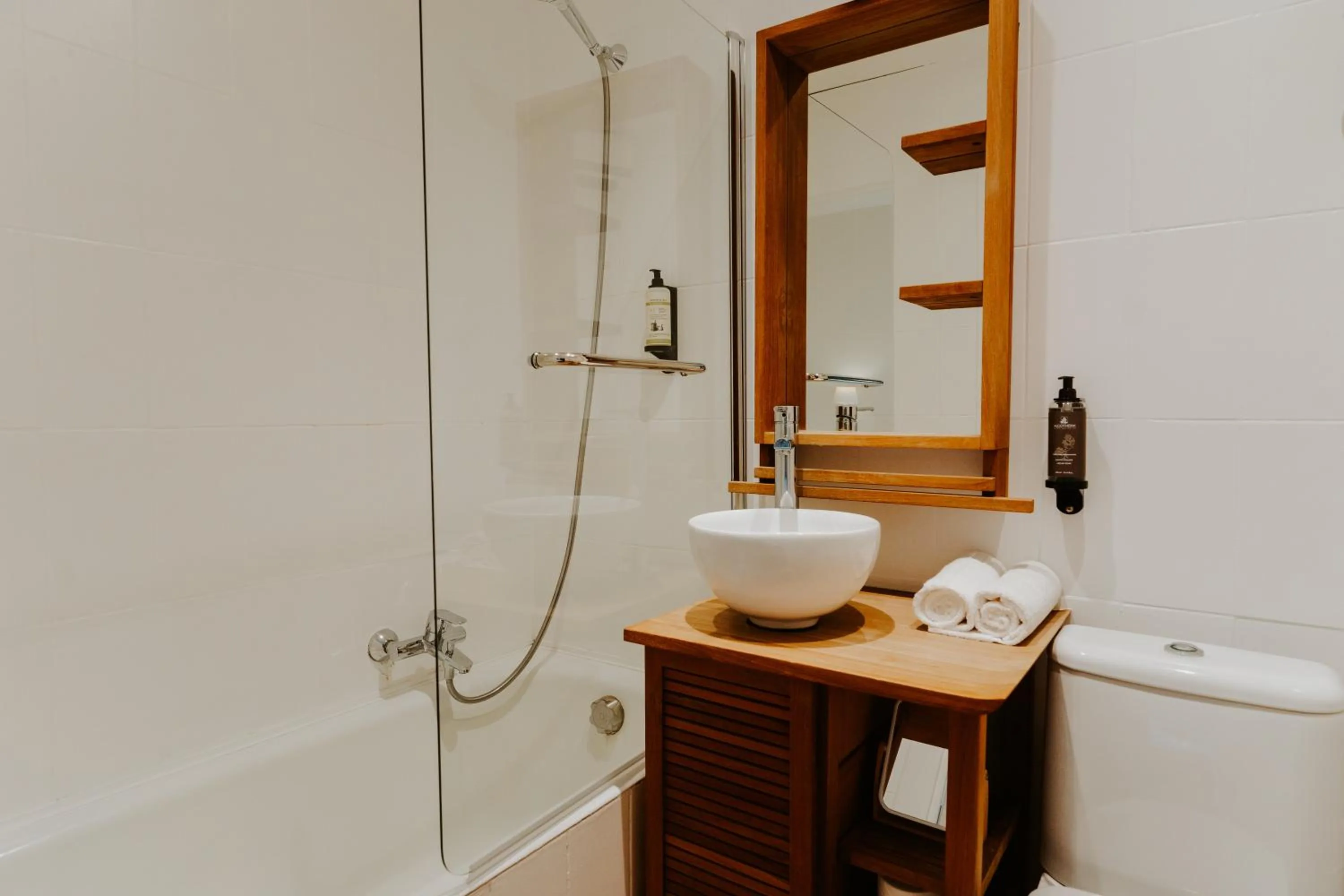 Bathroom in Hôtel Le Petit Castel