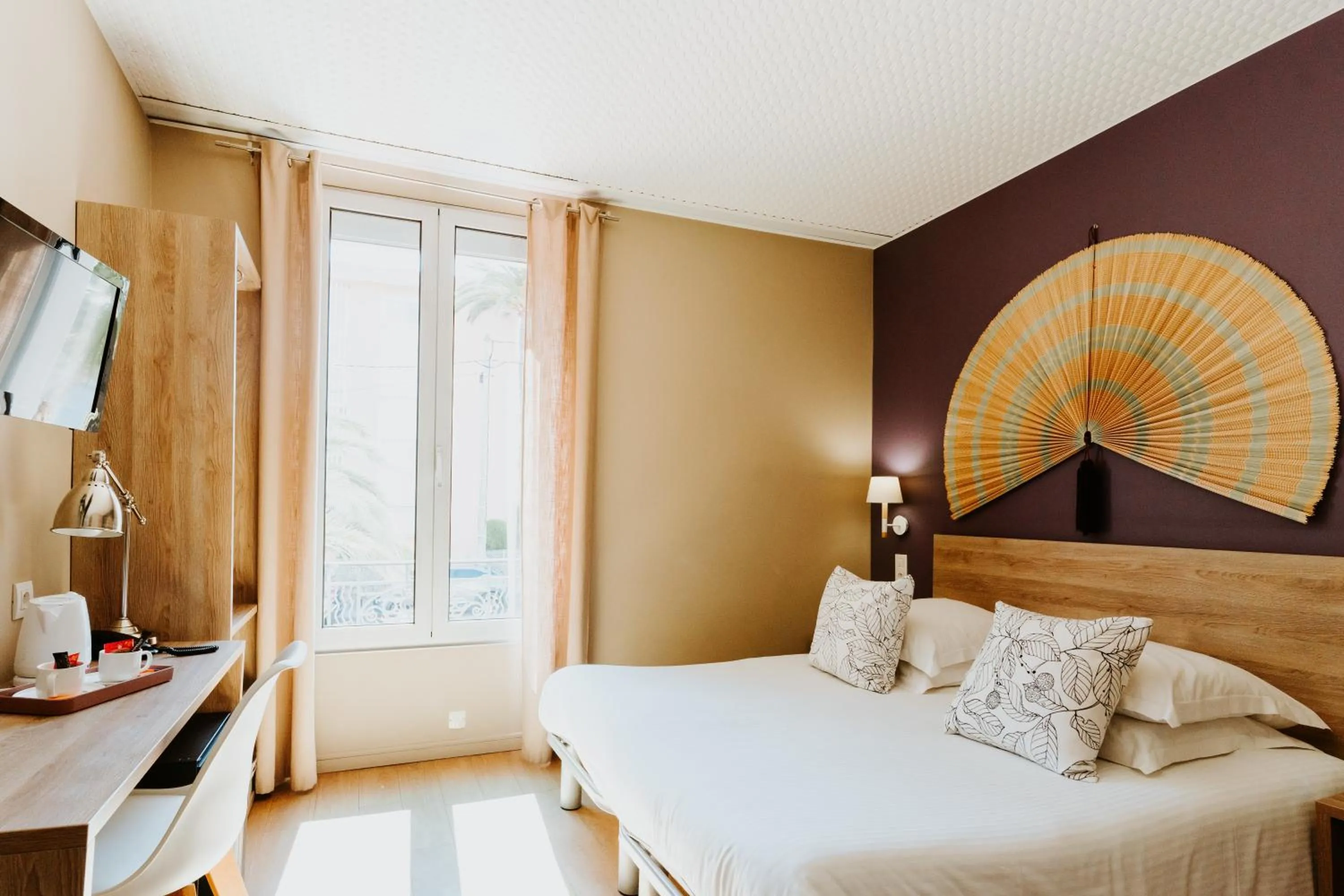 Bedroom, Bed in Hôtel Le Petit Castel