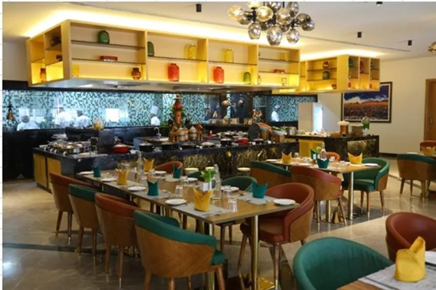 Restaurant/places to eat in SRM Hotel Maraimalai Nagar Chennai