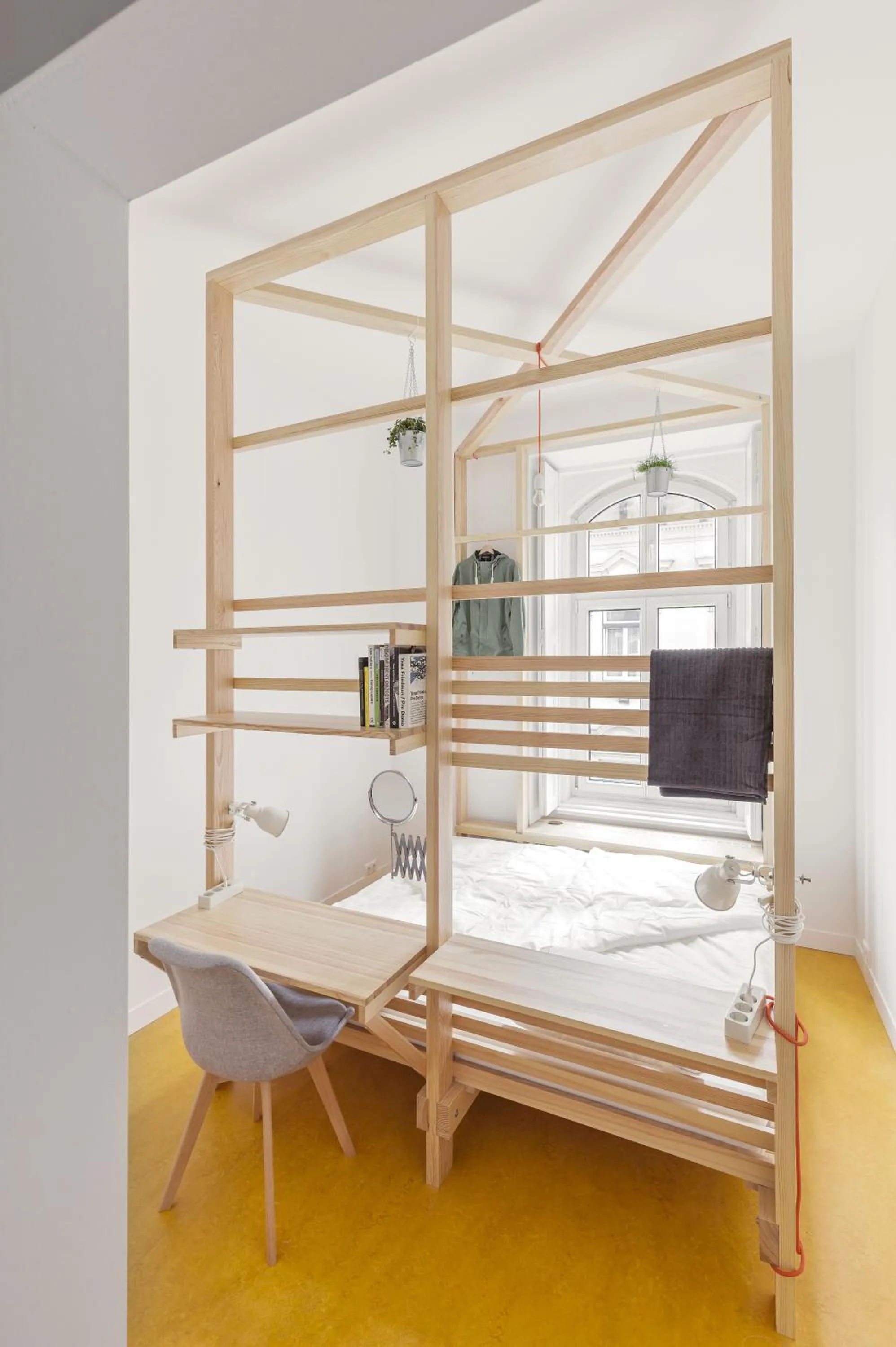 Bedroom, Bed in Flow Spaces