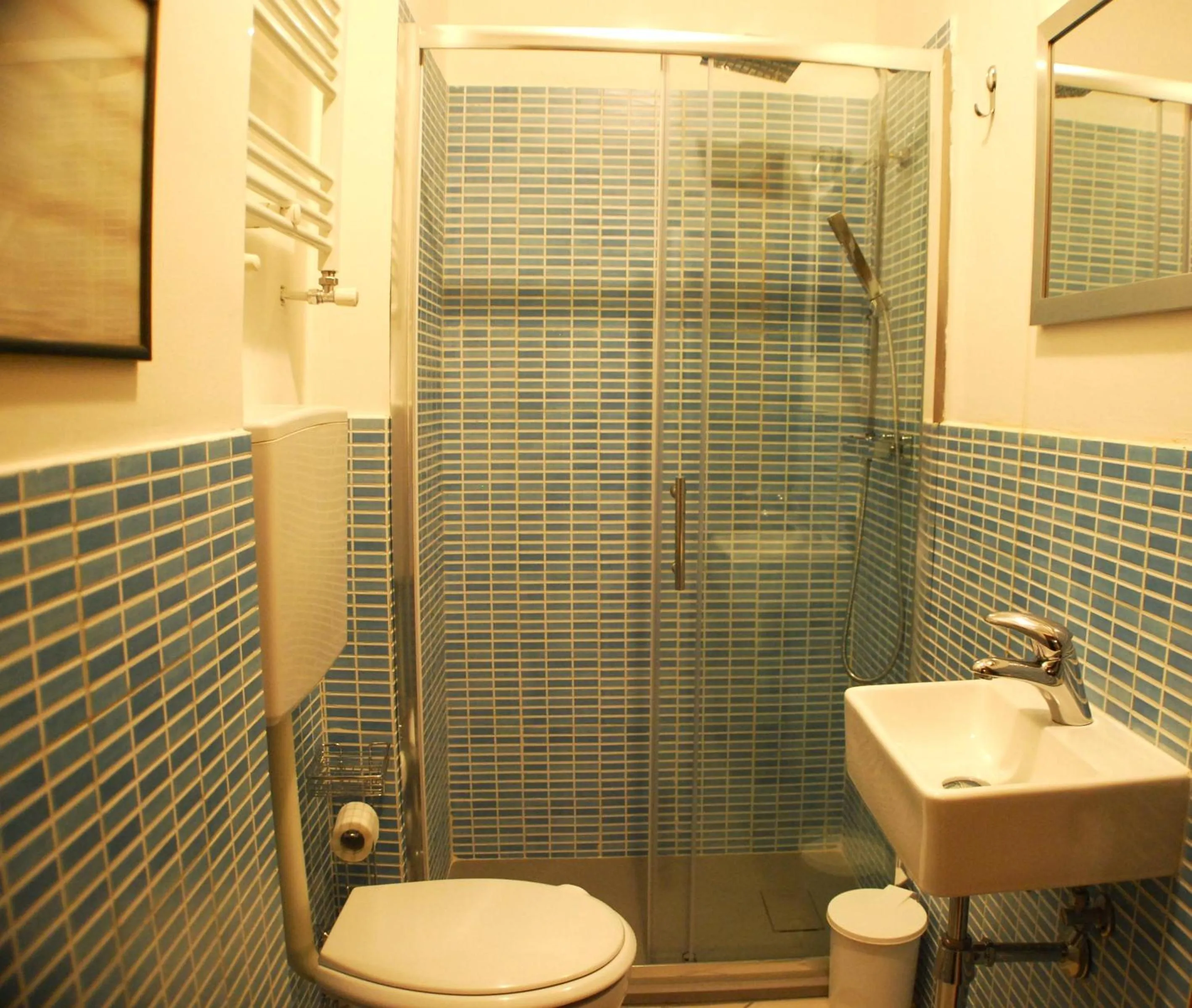 Bathroom in AlbergoTeatro