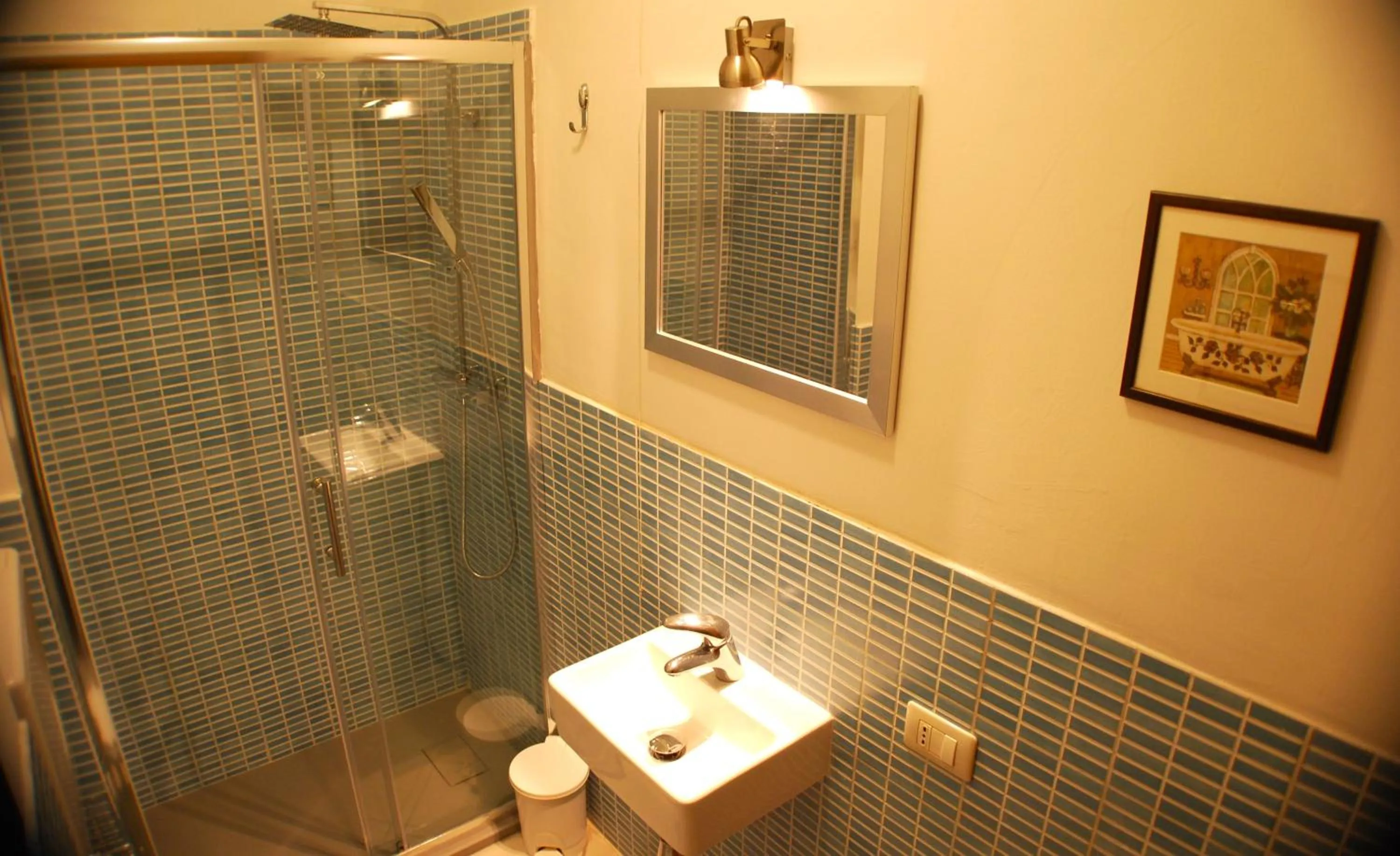 Bathroom in AlbergoTeatro