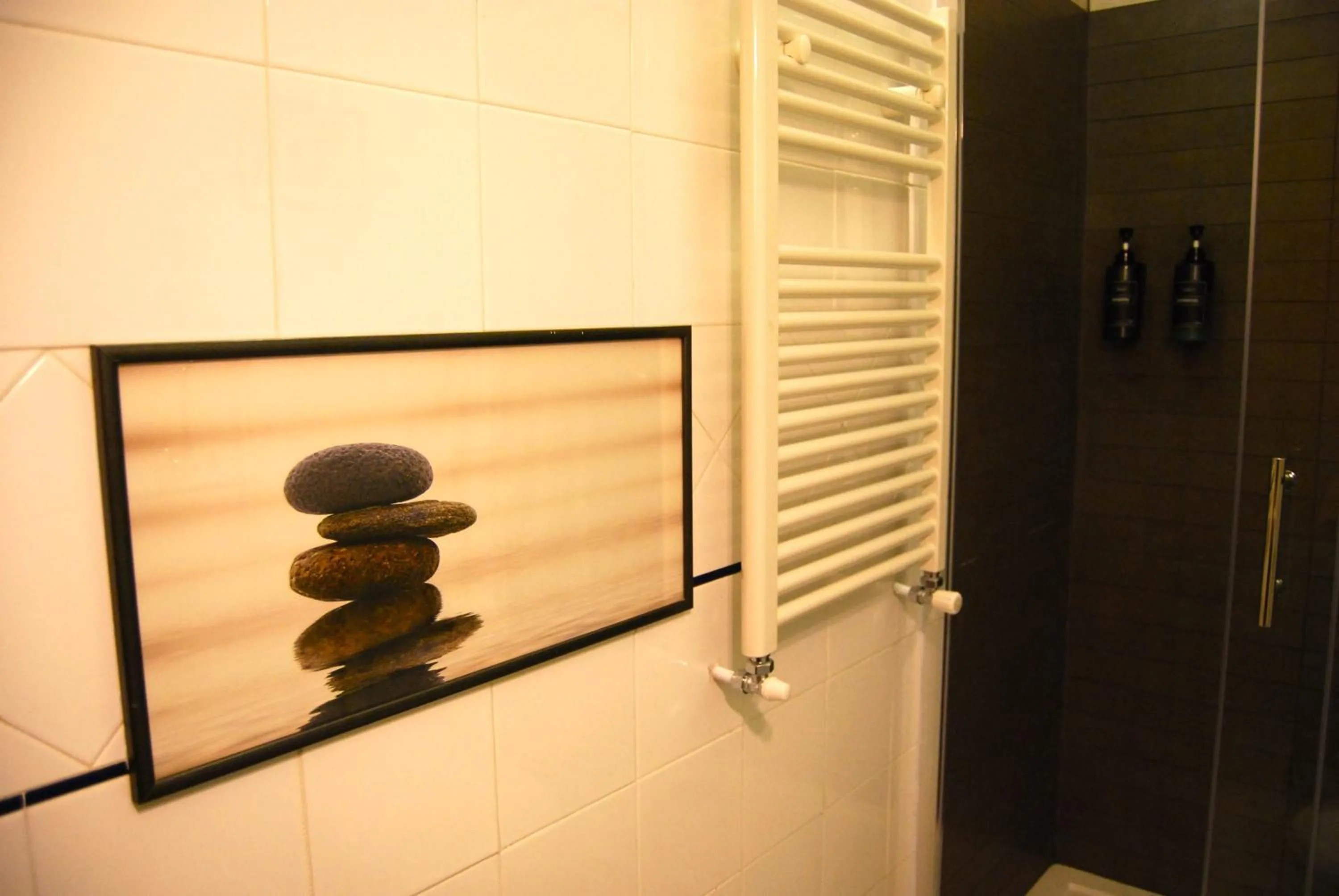 Shower in AlbergoTeatro