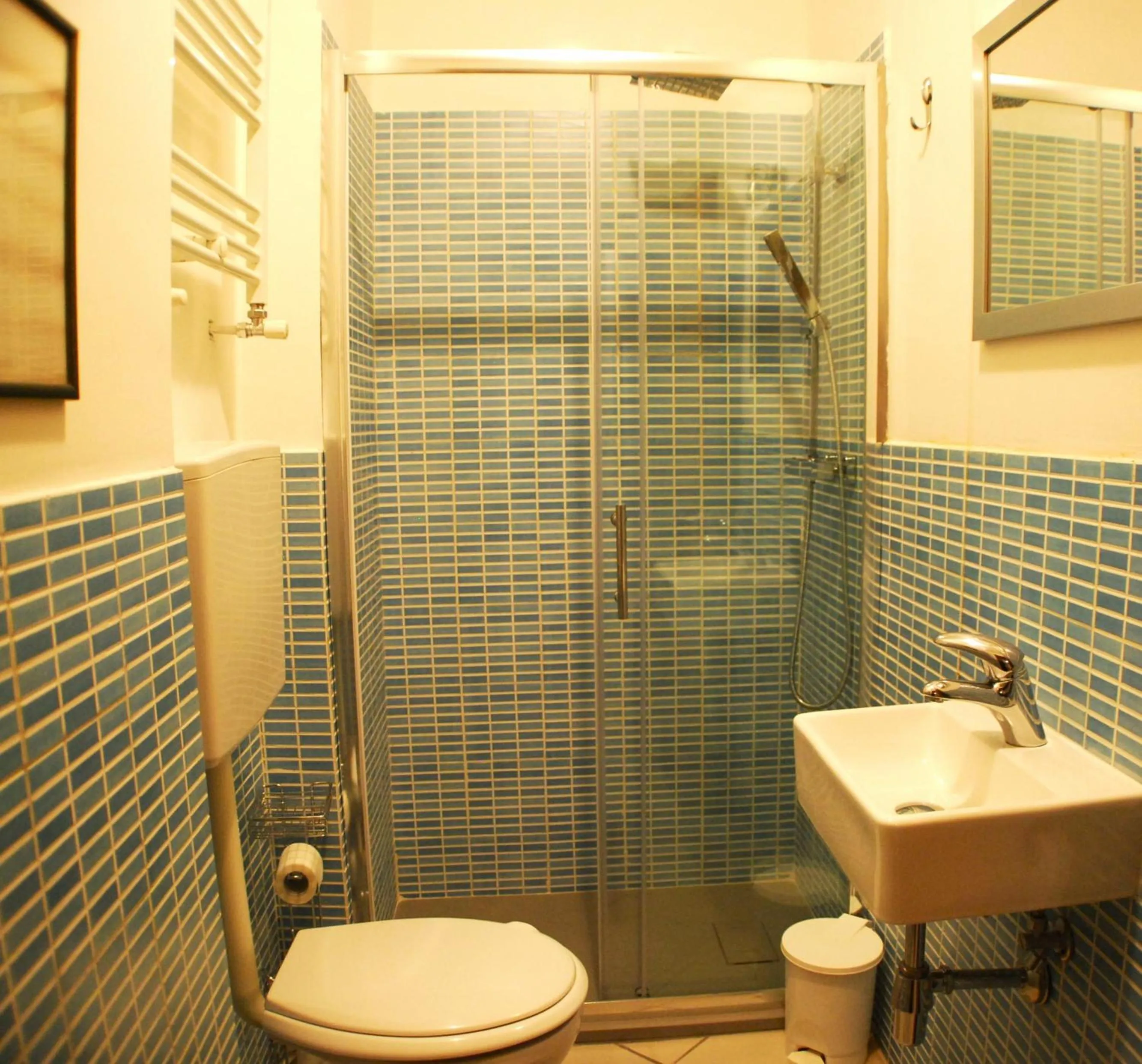 Bathroom in AlbergoTeatro