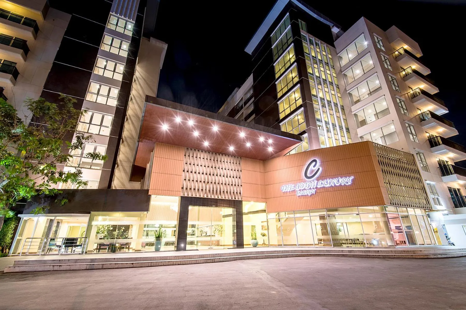 Facade/entrance in The Cotai Luxury Design Hotel