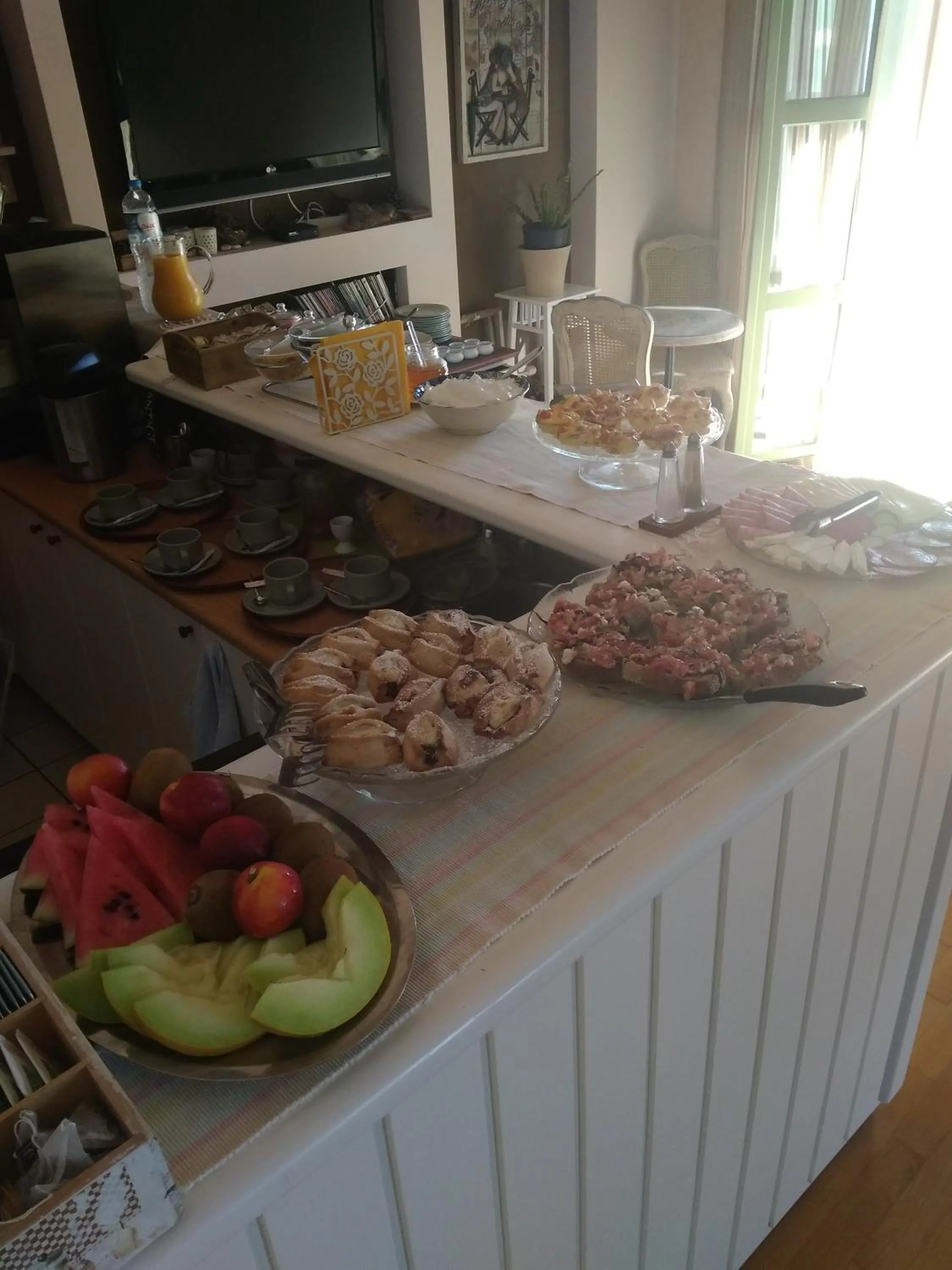Buffet breakfast in Volidiera Guesthouse