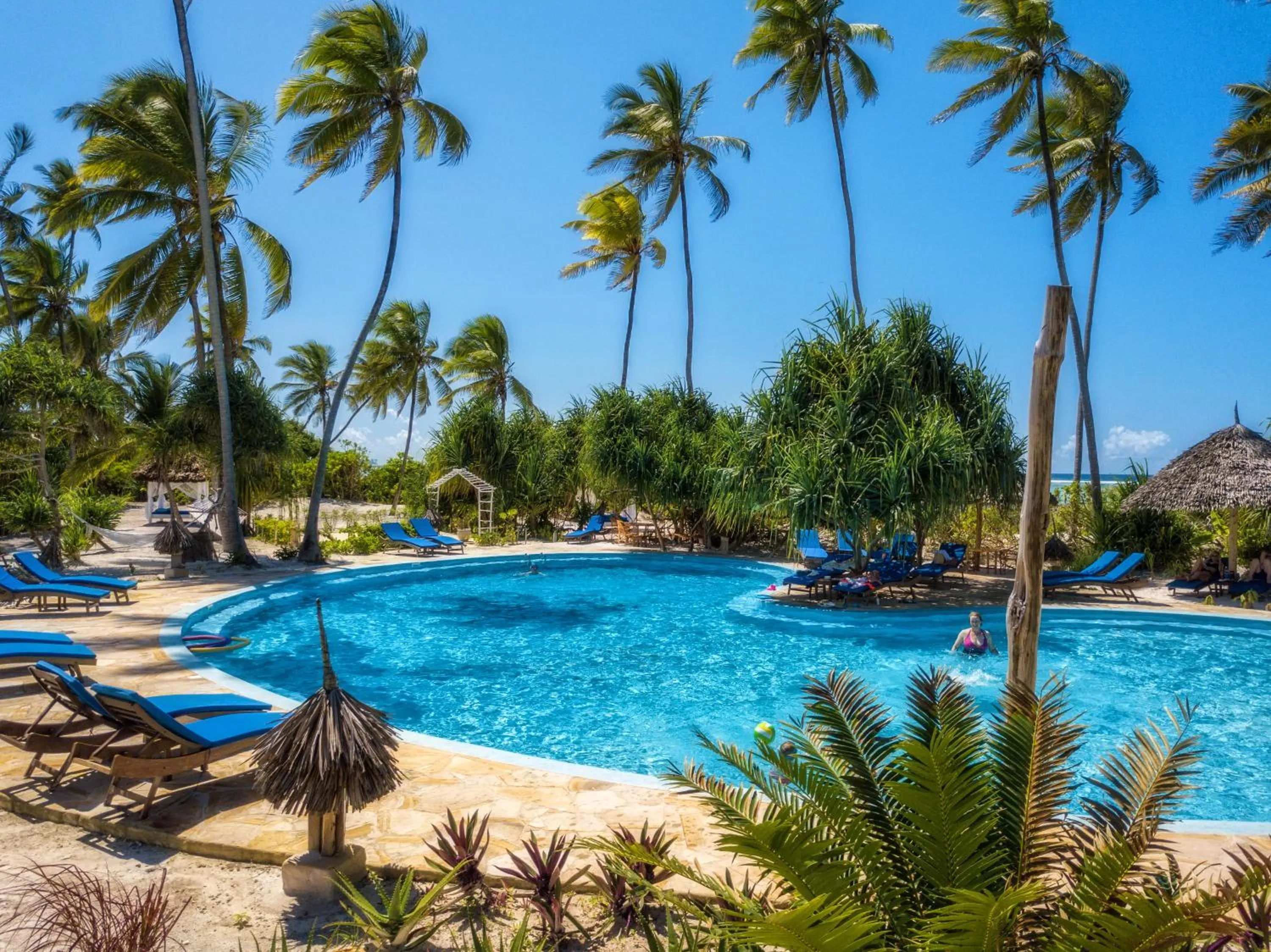 Swimming pool in Zanzibar Queen Hotel