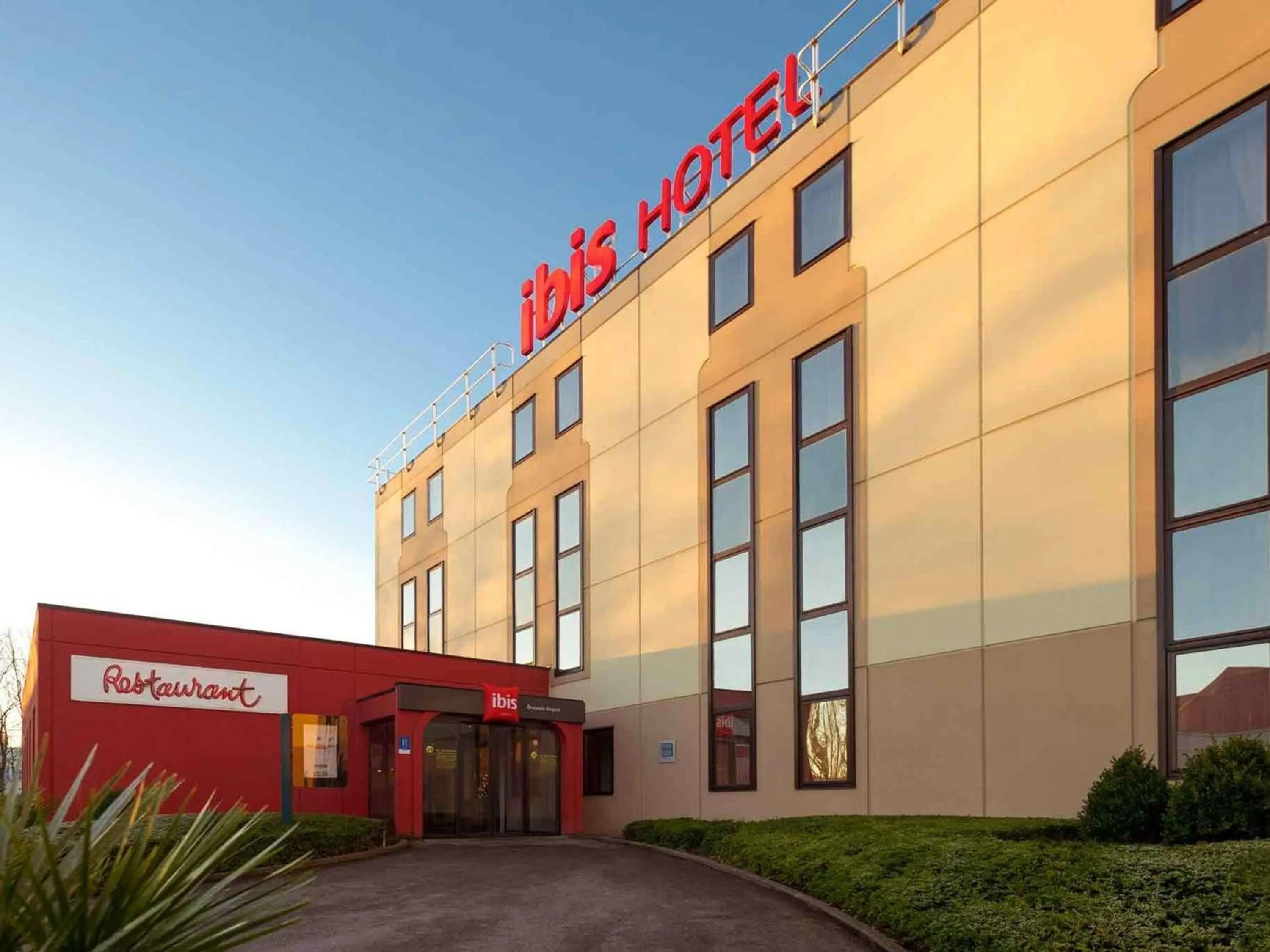 Property building in ibis Hotel Brussels Airport