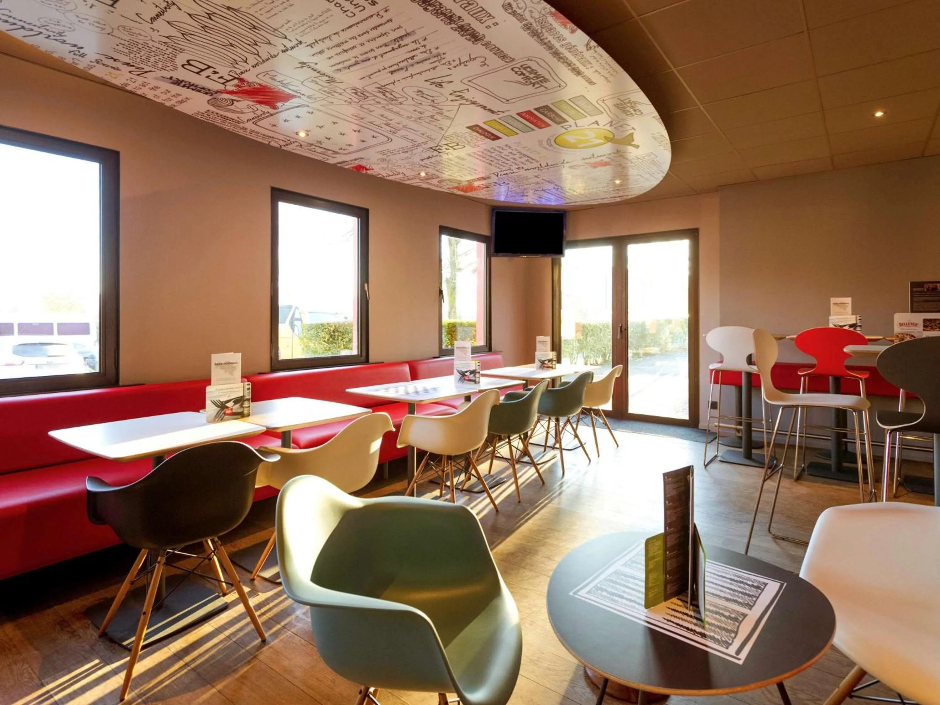 Restaurant/places to eat in ibis Hotel Brussels Airport
