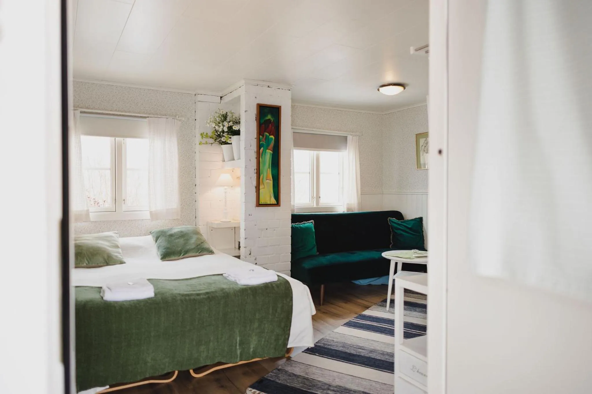 Photo of the whole room, Bed in Gårdshotell Klockargården Öregrund