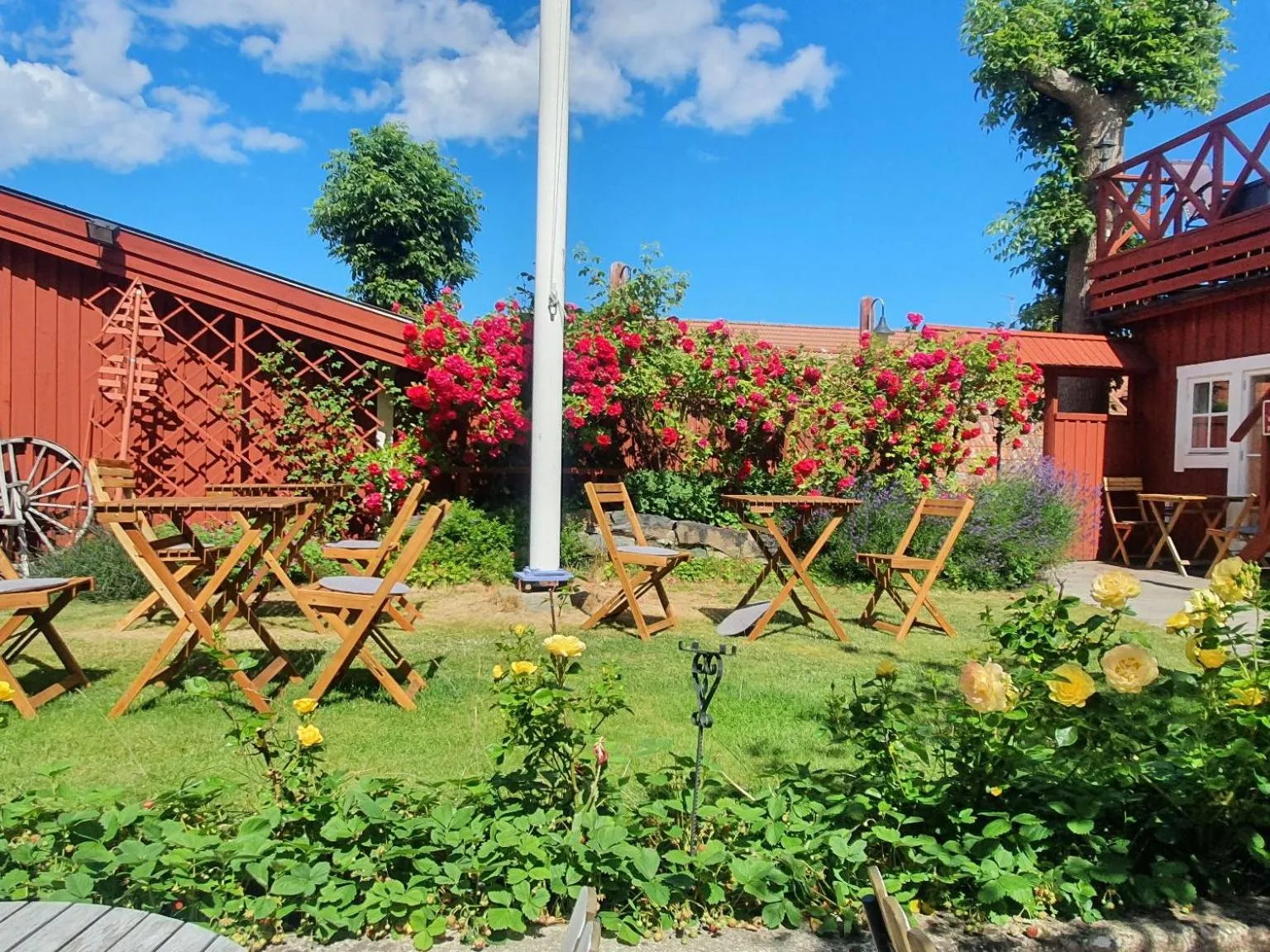 Breakfast in Gårdshotell Klockargården Öregrund