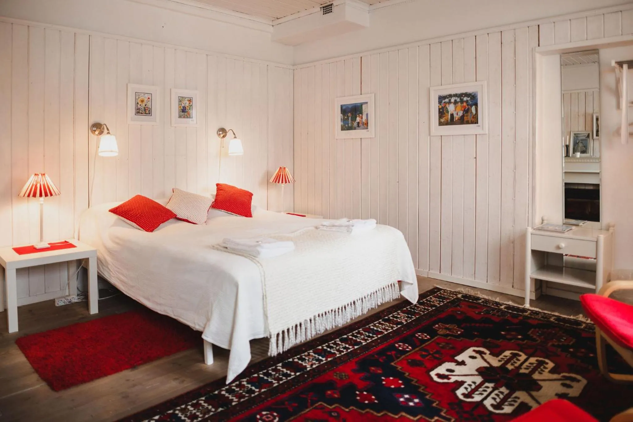 Bed in Gårdshotell Klockargården Öregrund