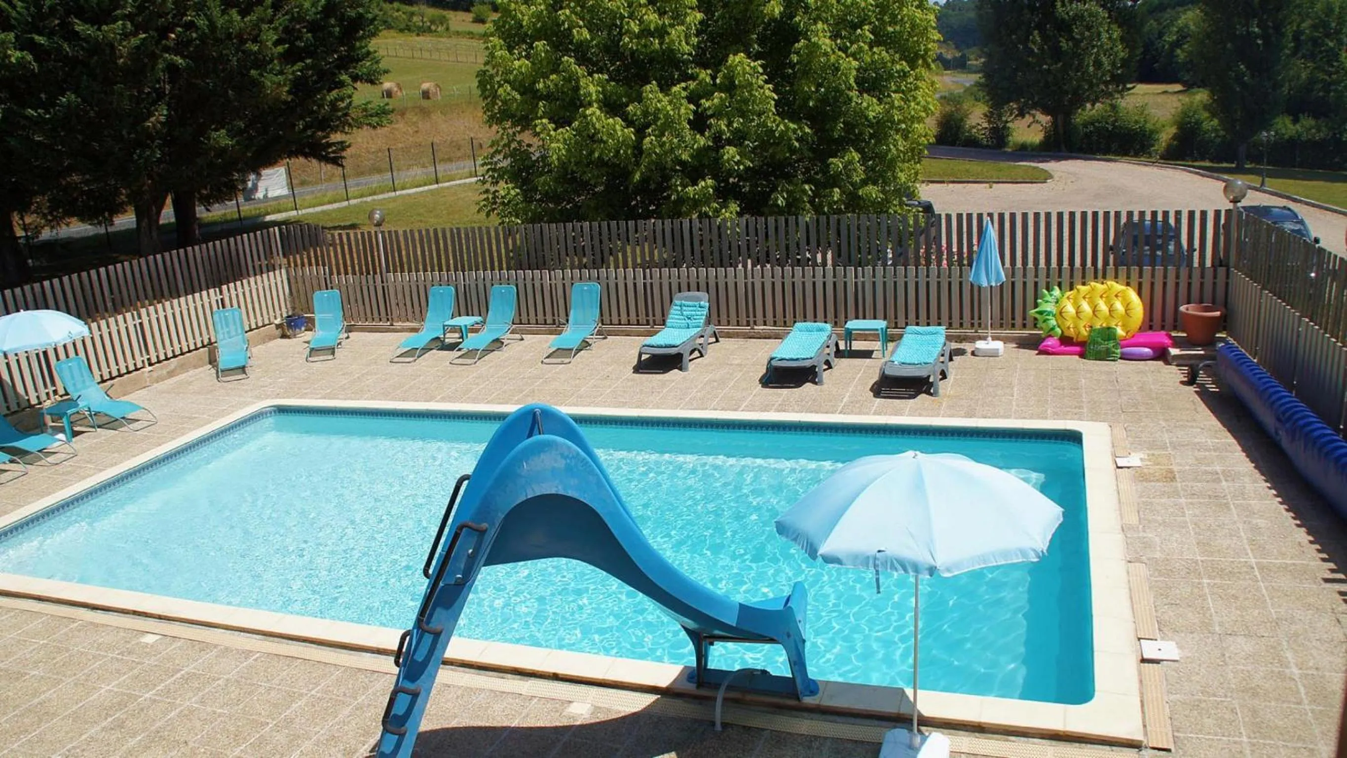 Swimming pool in Le Domaine de L'étang de Sandanet