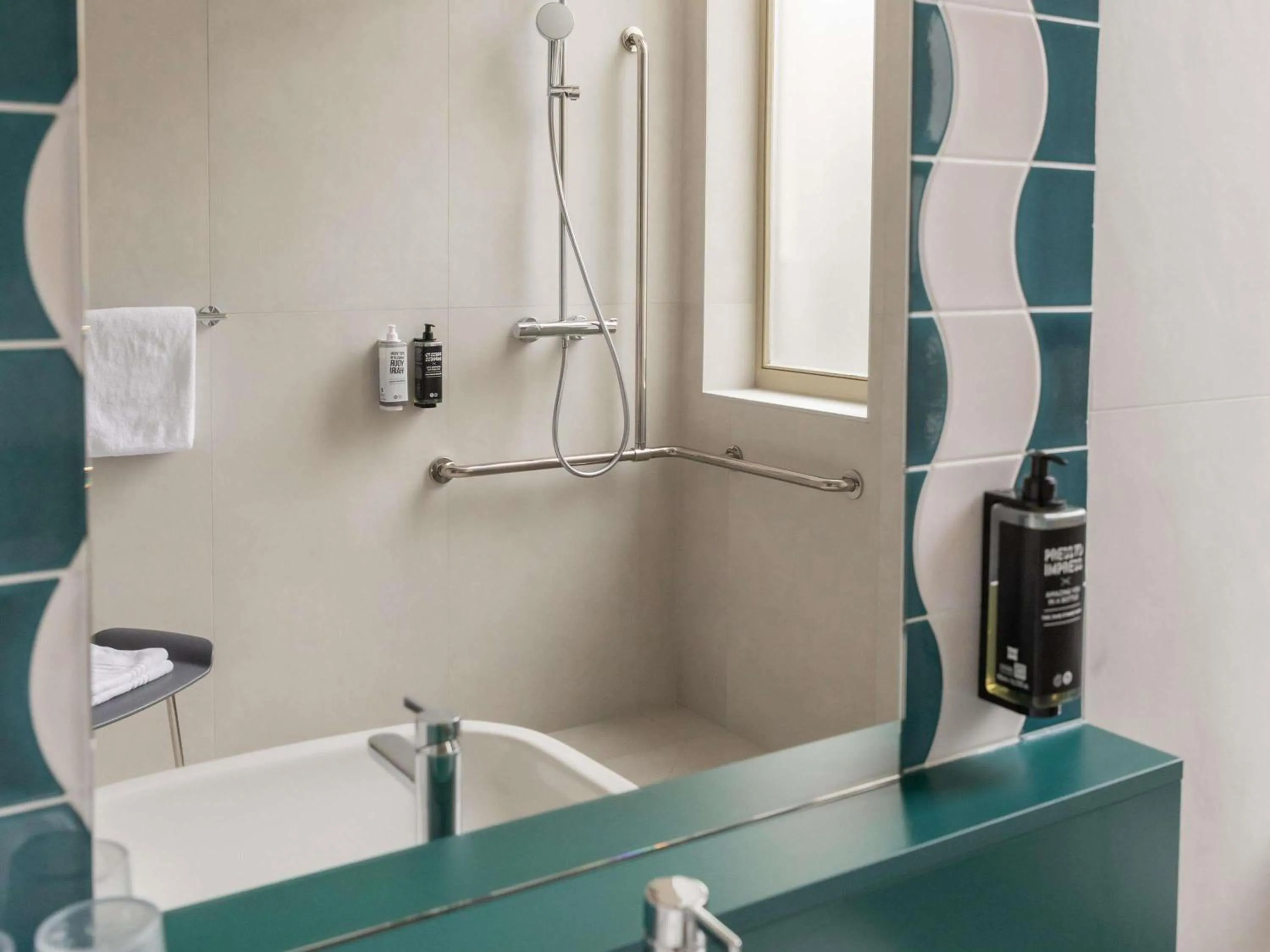 Bedroom in ibis Styles Brugge Centrum