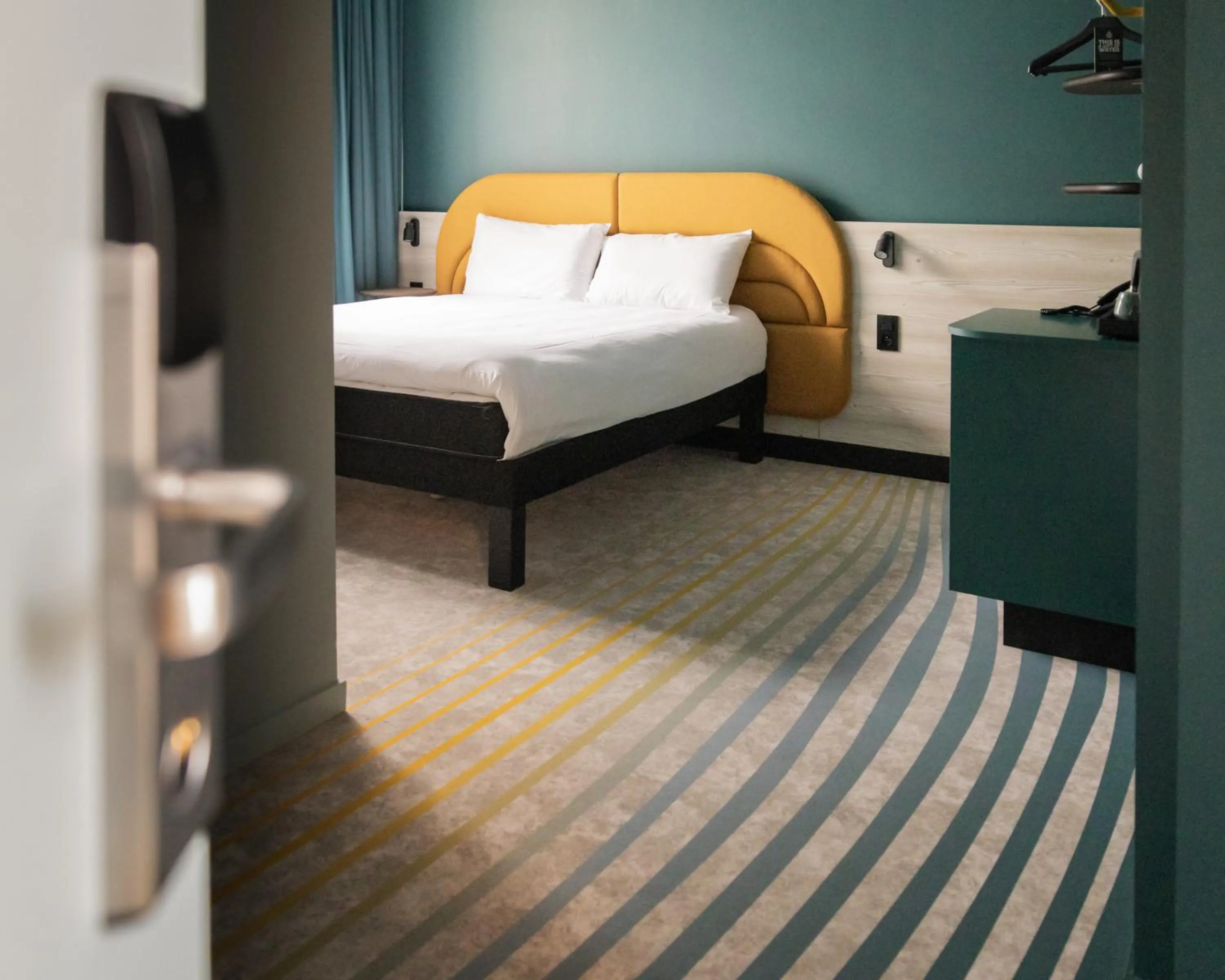 Bedroom, Bed in ibis Styles Brugge Centrum