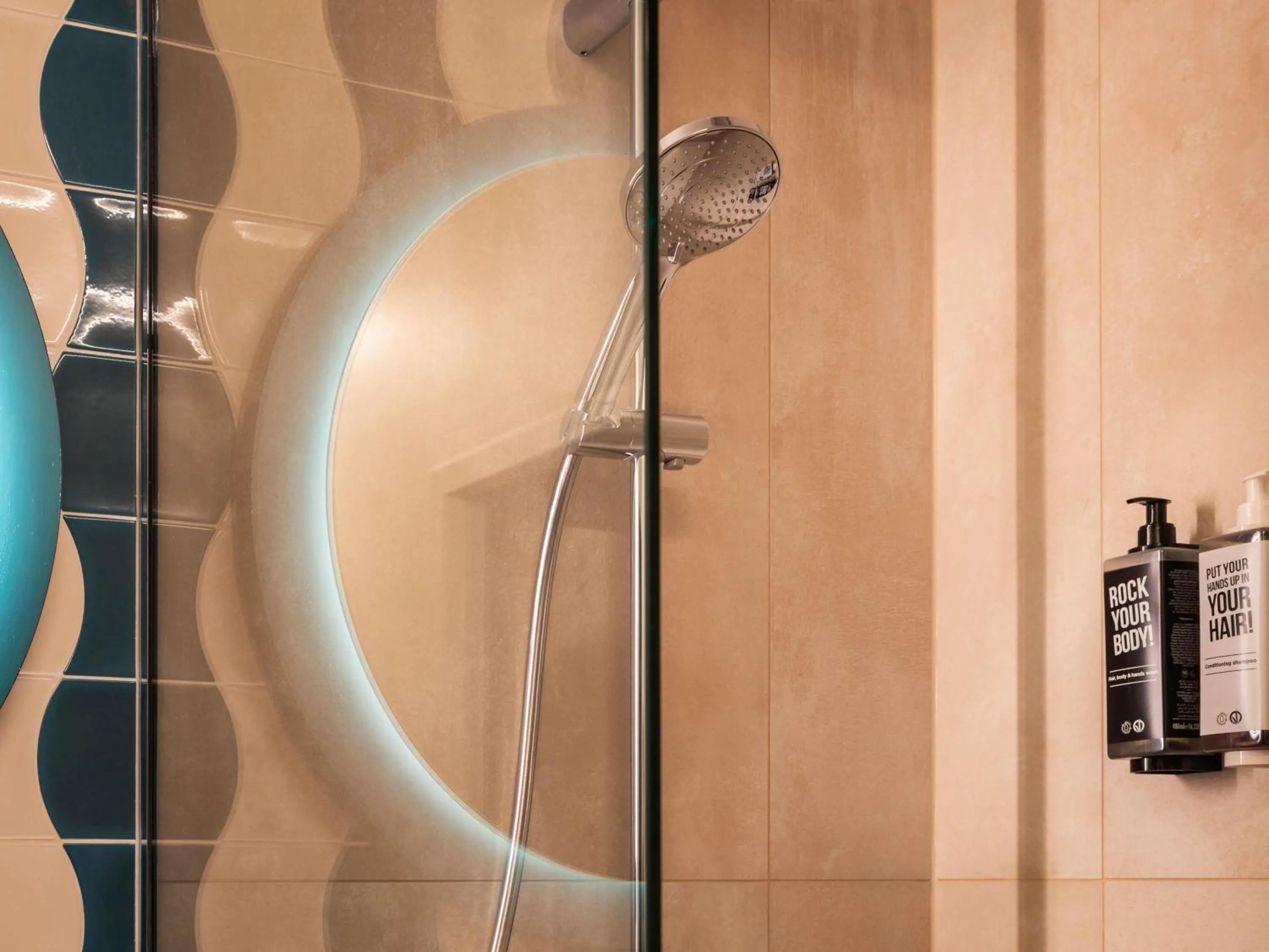 Bedroom in ibis Styles Brugge Centrum