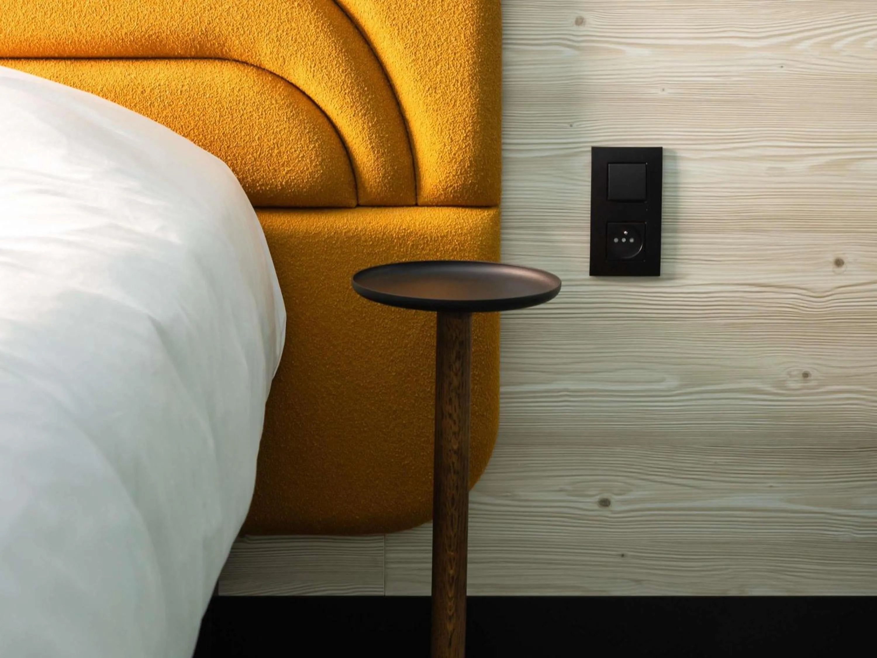 Bedroom, Bed in ibis Styles Brugge Centrum