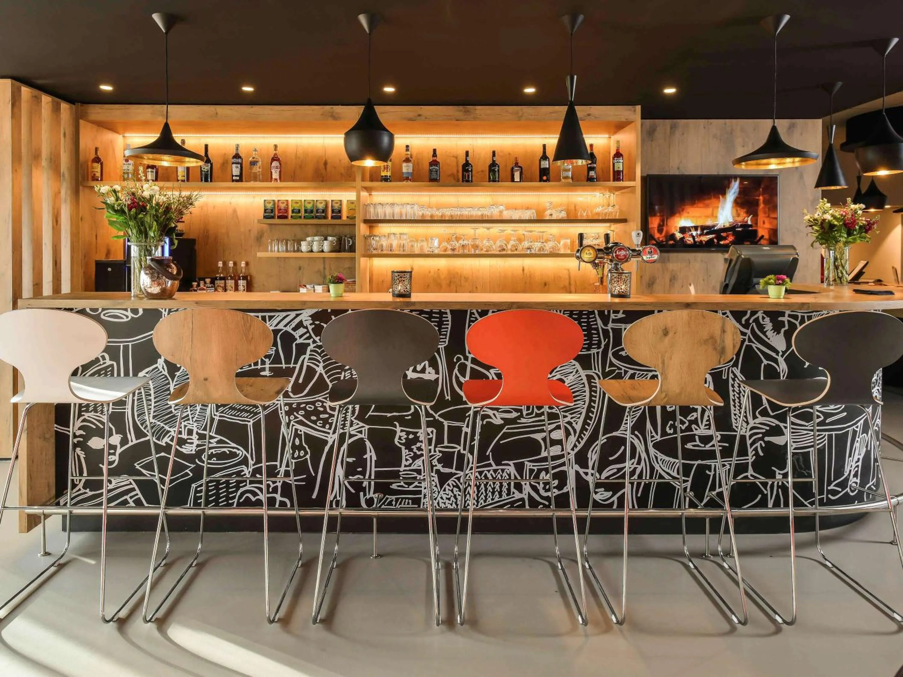 Restaurant/places to eat in ibis Charleroi Airport Brussels South
