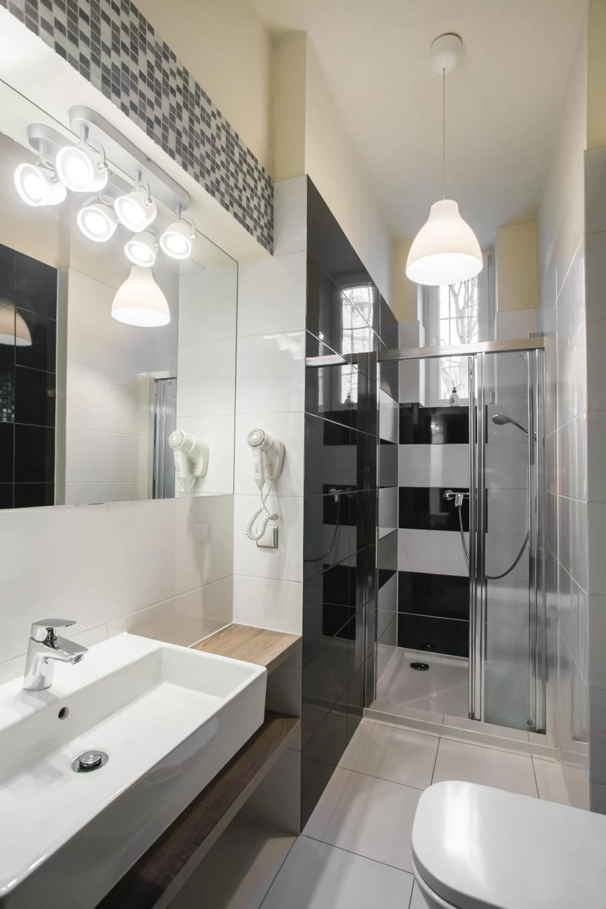 Shower in Yourplace M57 Apartments