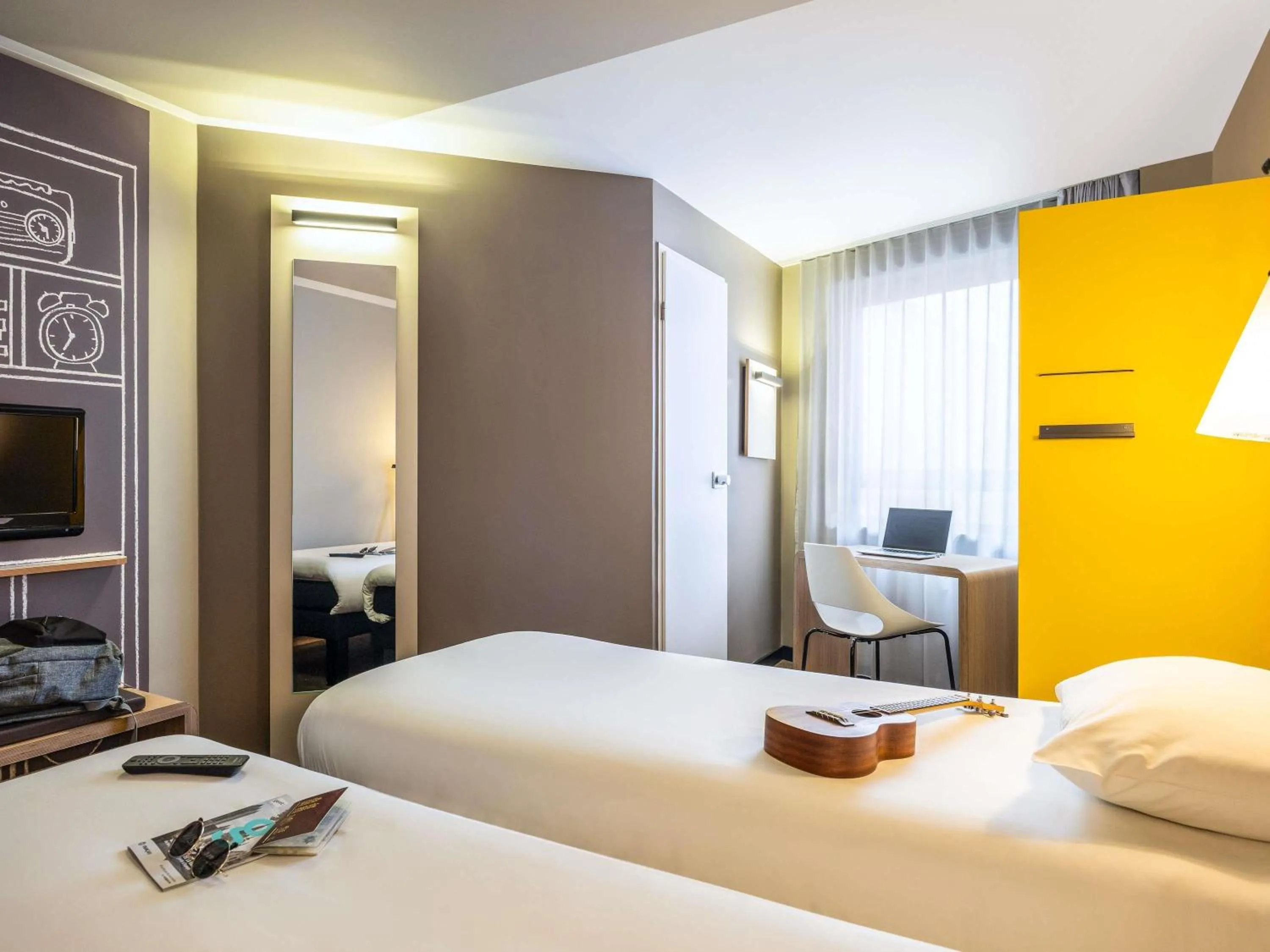 Bedroom, Bed in ibis Gent Centrum Opera