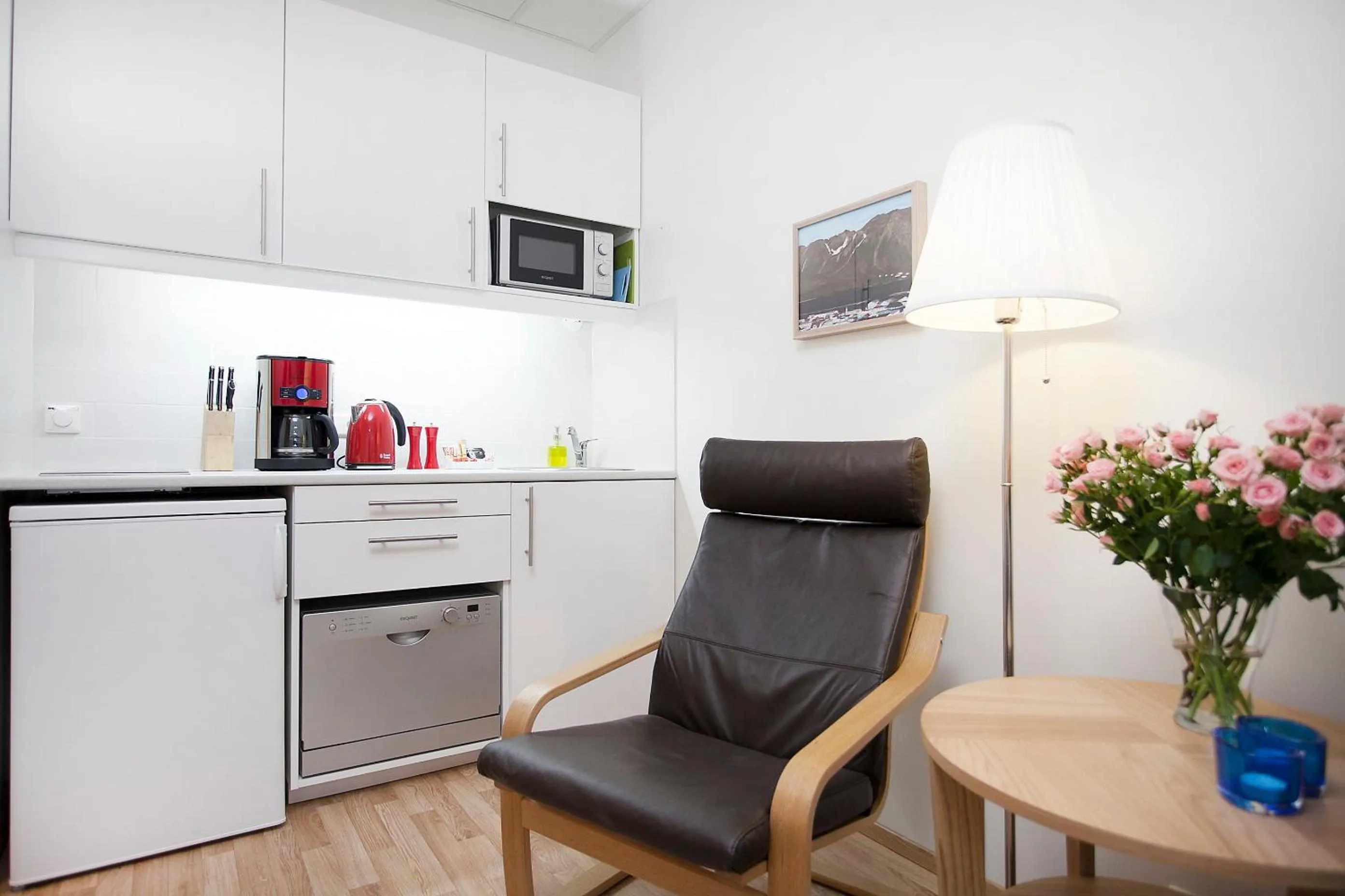 Kitchen or kitchenette in Northern Comfort Apartments