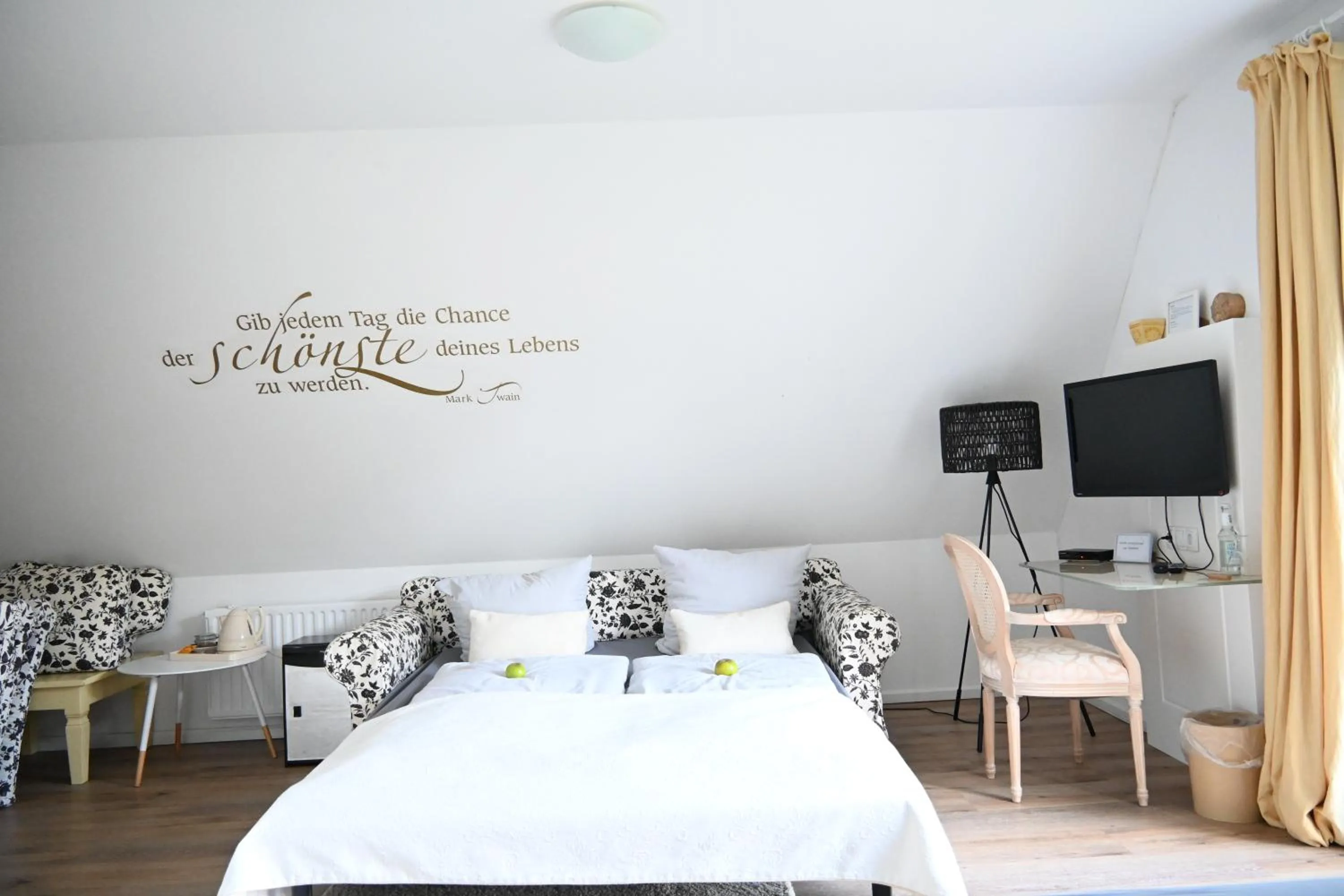 Bed in Landsitzhotel und Seminarium Peterhof