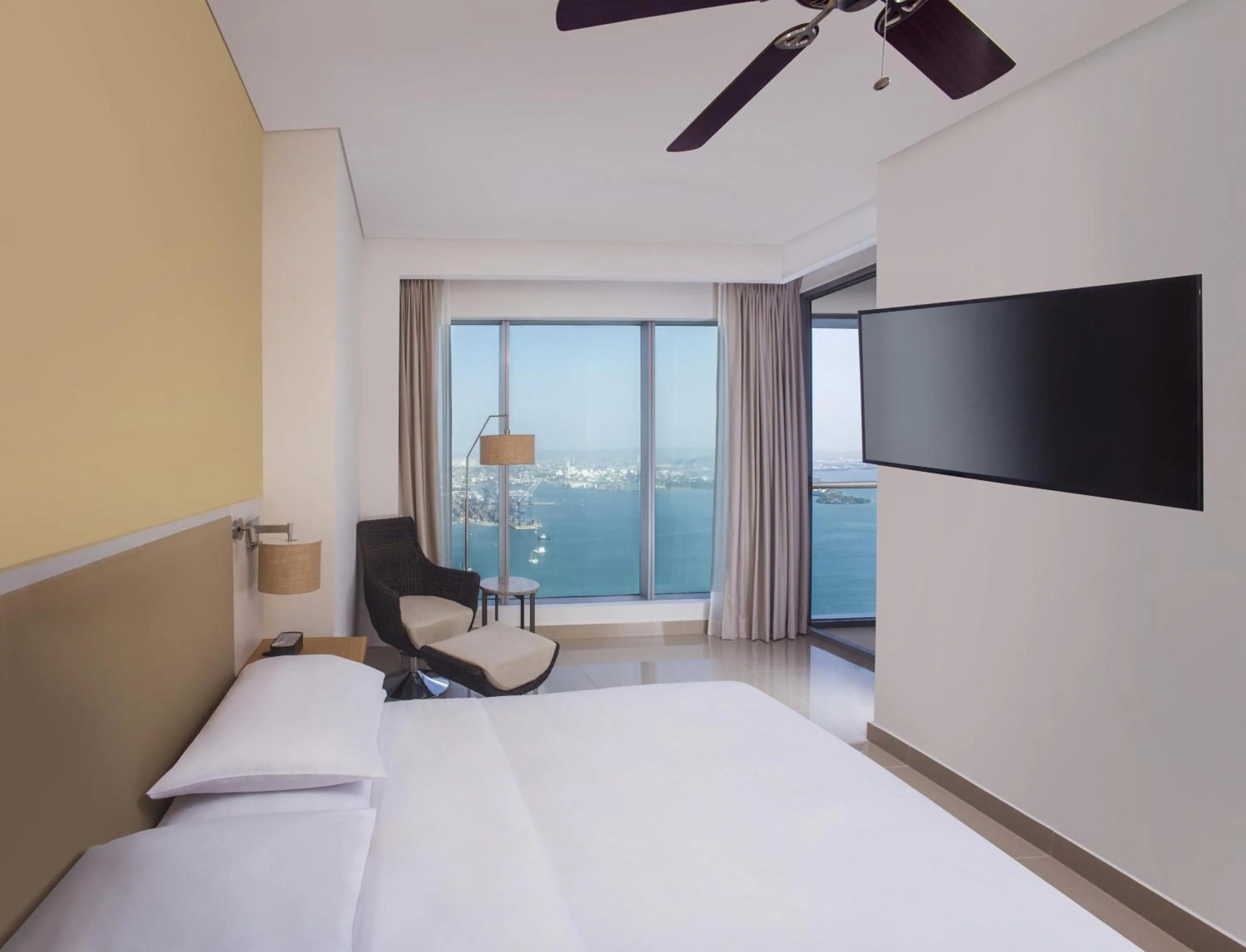 Photo of the whole room, Bed in Hyatt Regency Cartagena