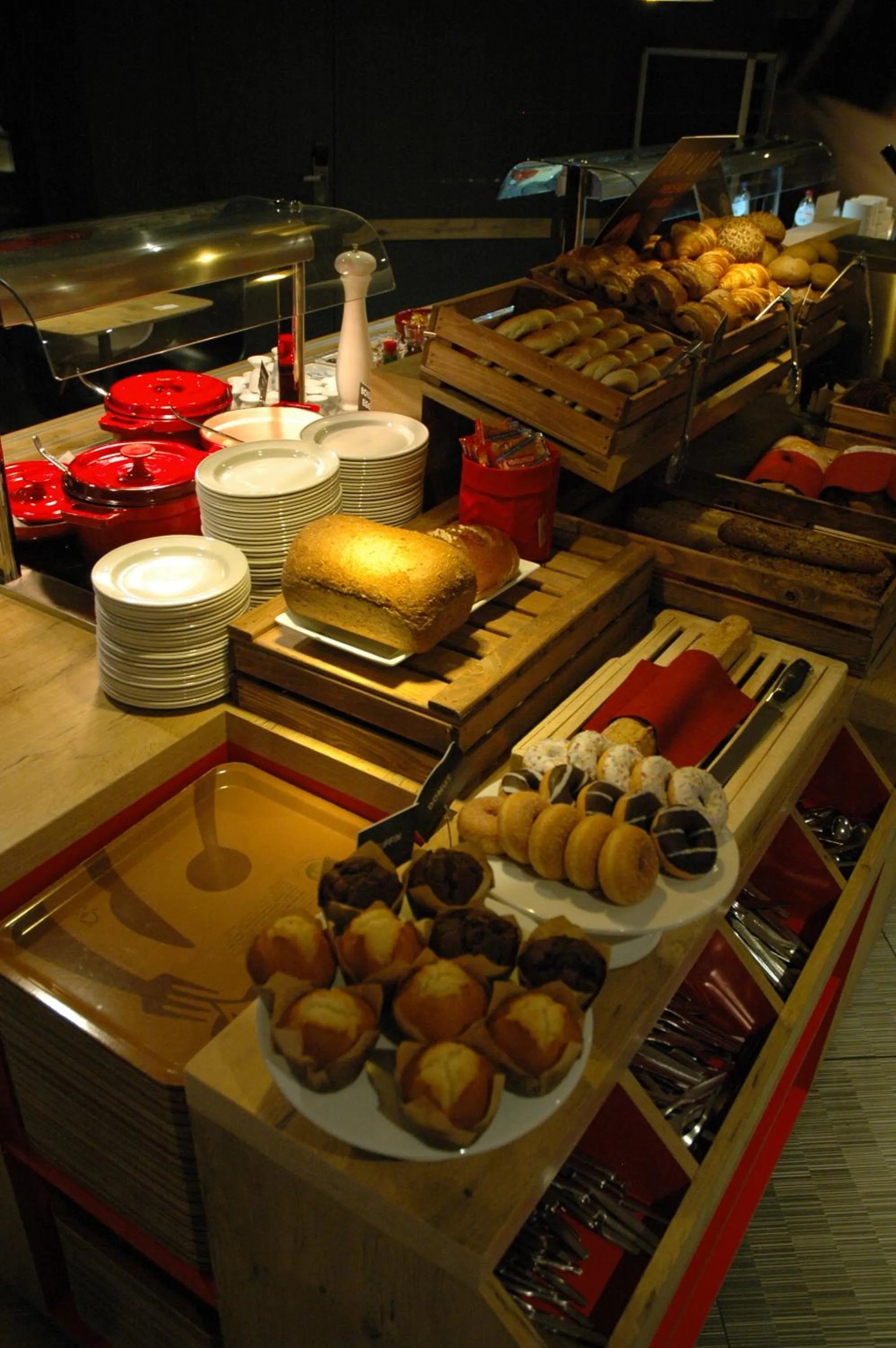 Buffet breakfast in ibis Gent Centrum St. Baafs Kathedraal