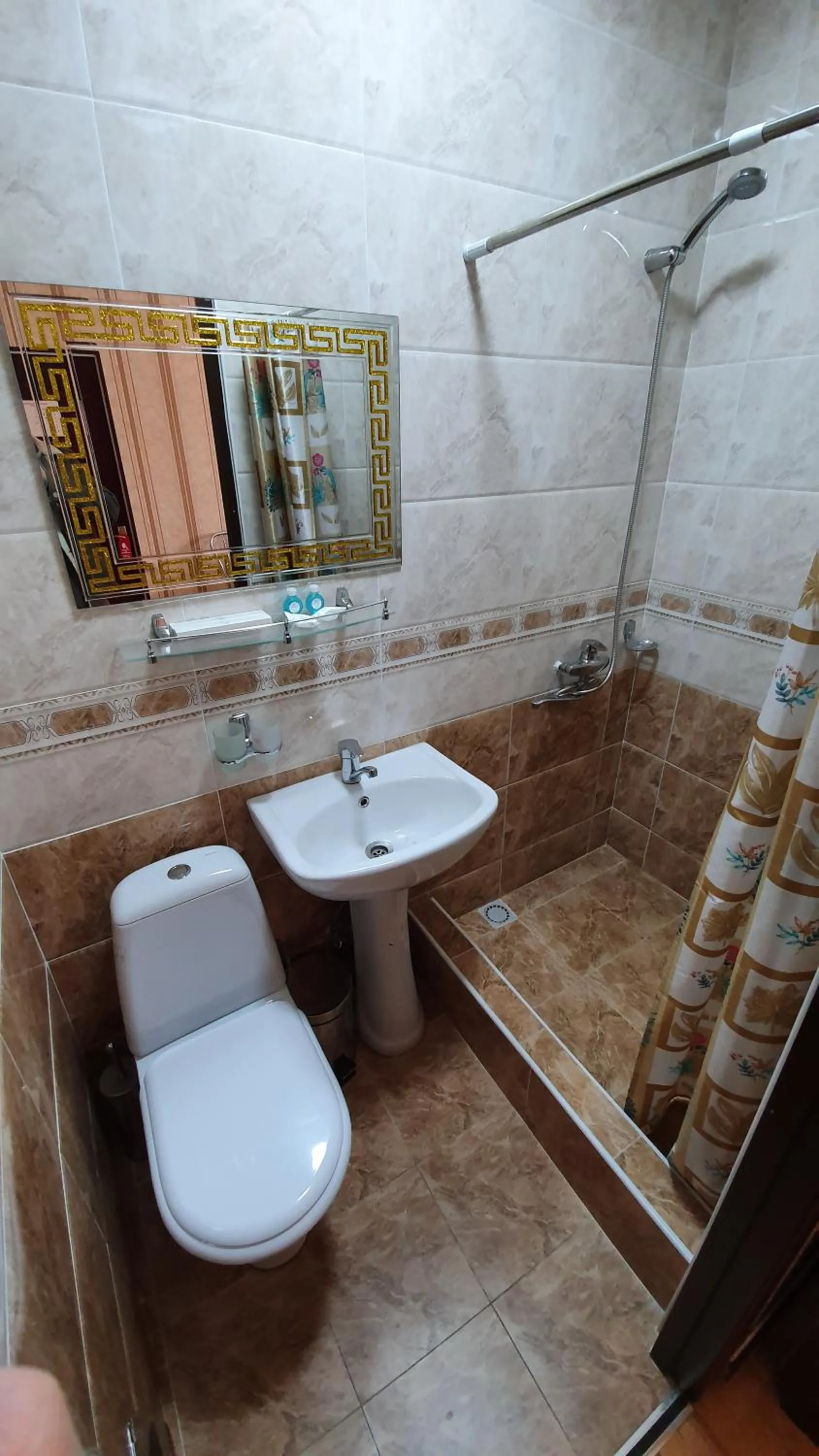 Shower in Sarbon Hotel Tashkent