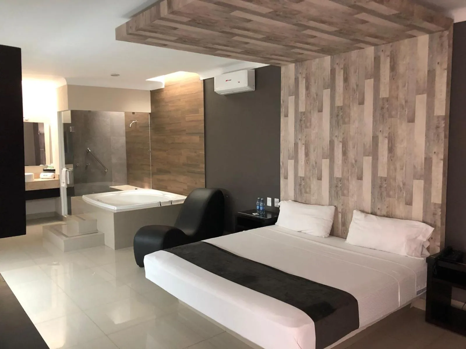 Bedroom, Bed in Motel Real de Queretaro