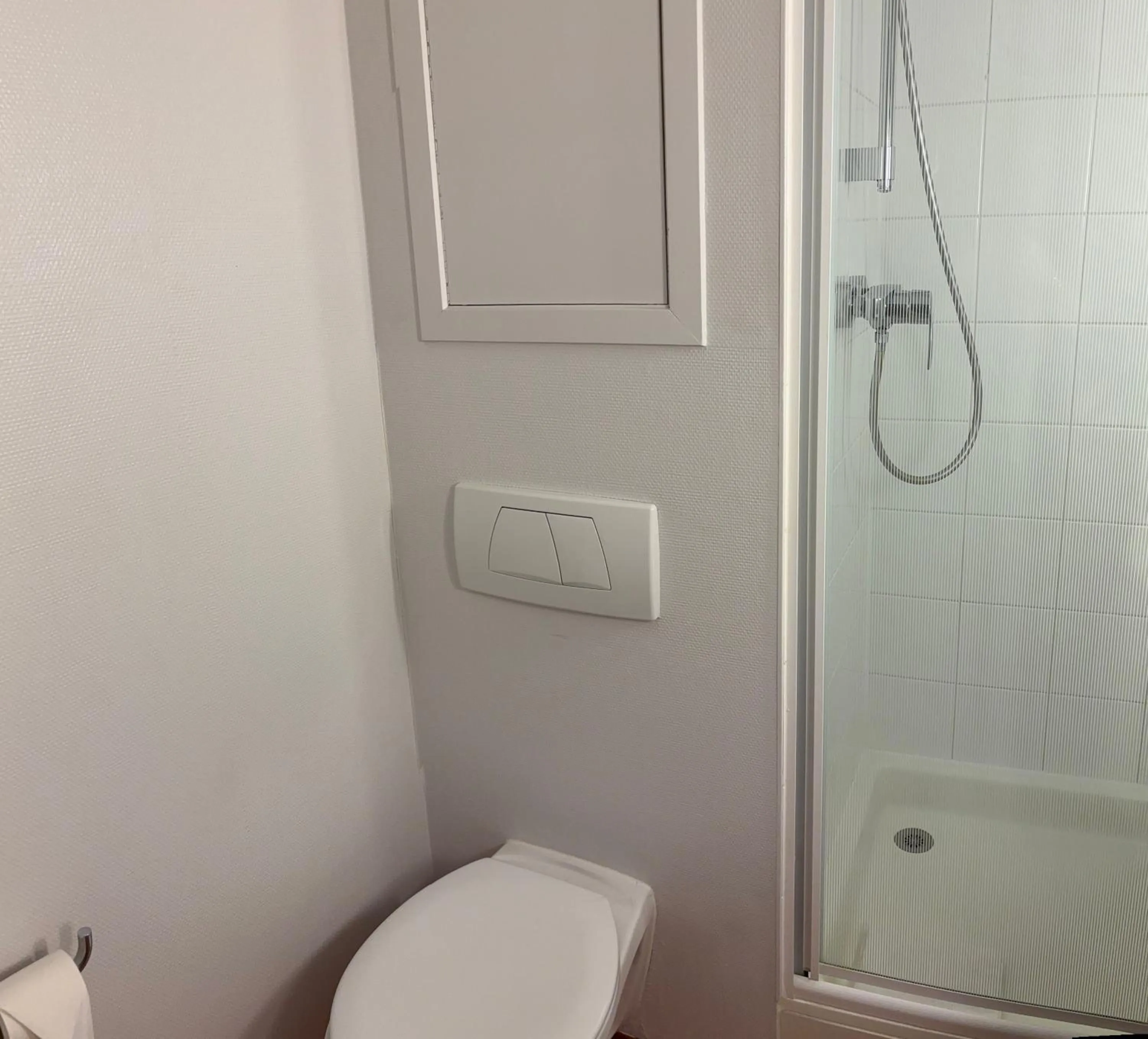 Bathroom in ibis Dinant Centre