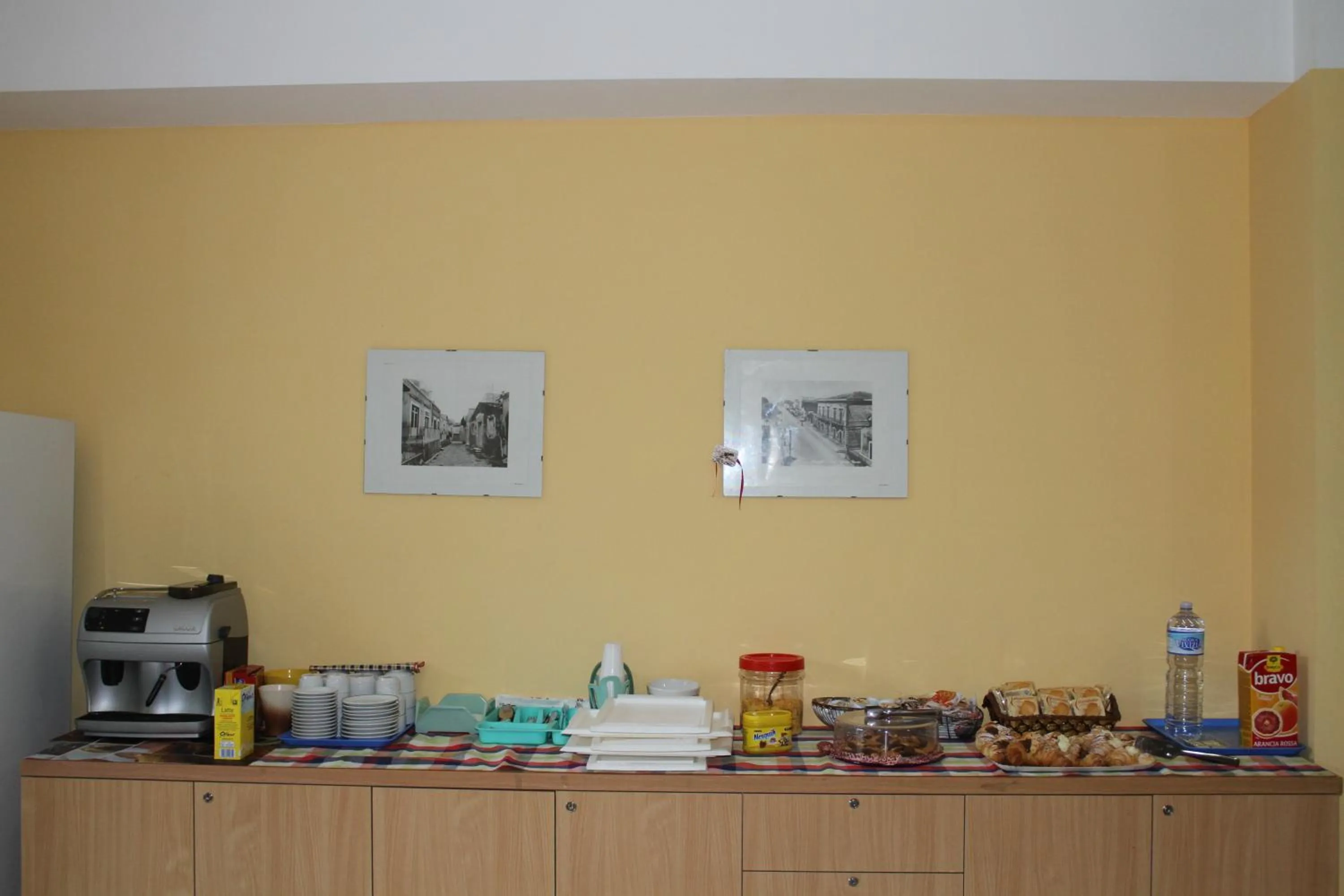 Food and drinks in Garden House