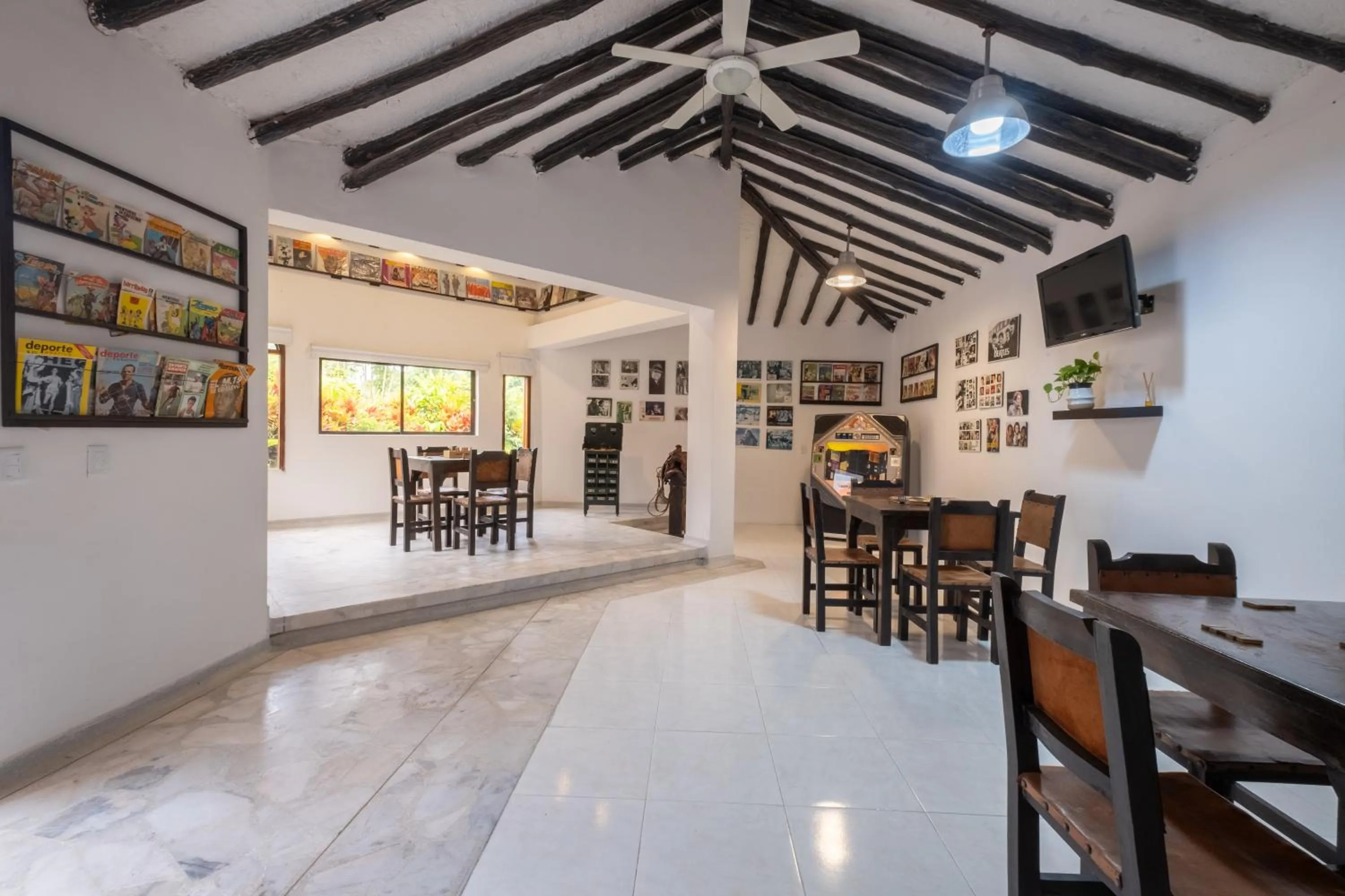 Hotel Chalet El Castillo by Majuva