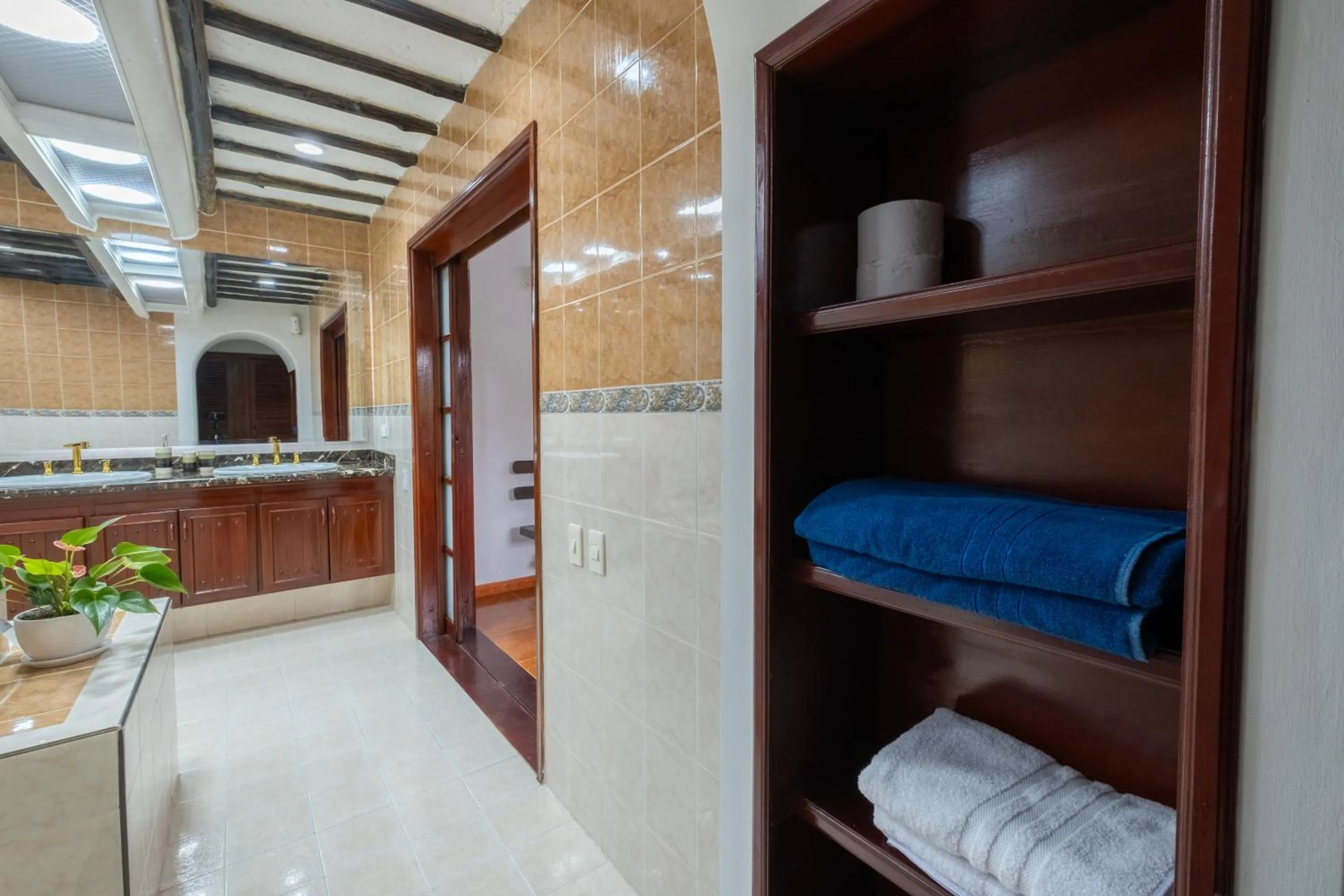 Hotel Chalet El Castillo by Majuva