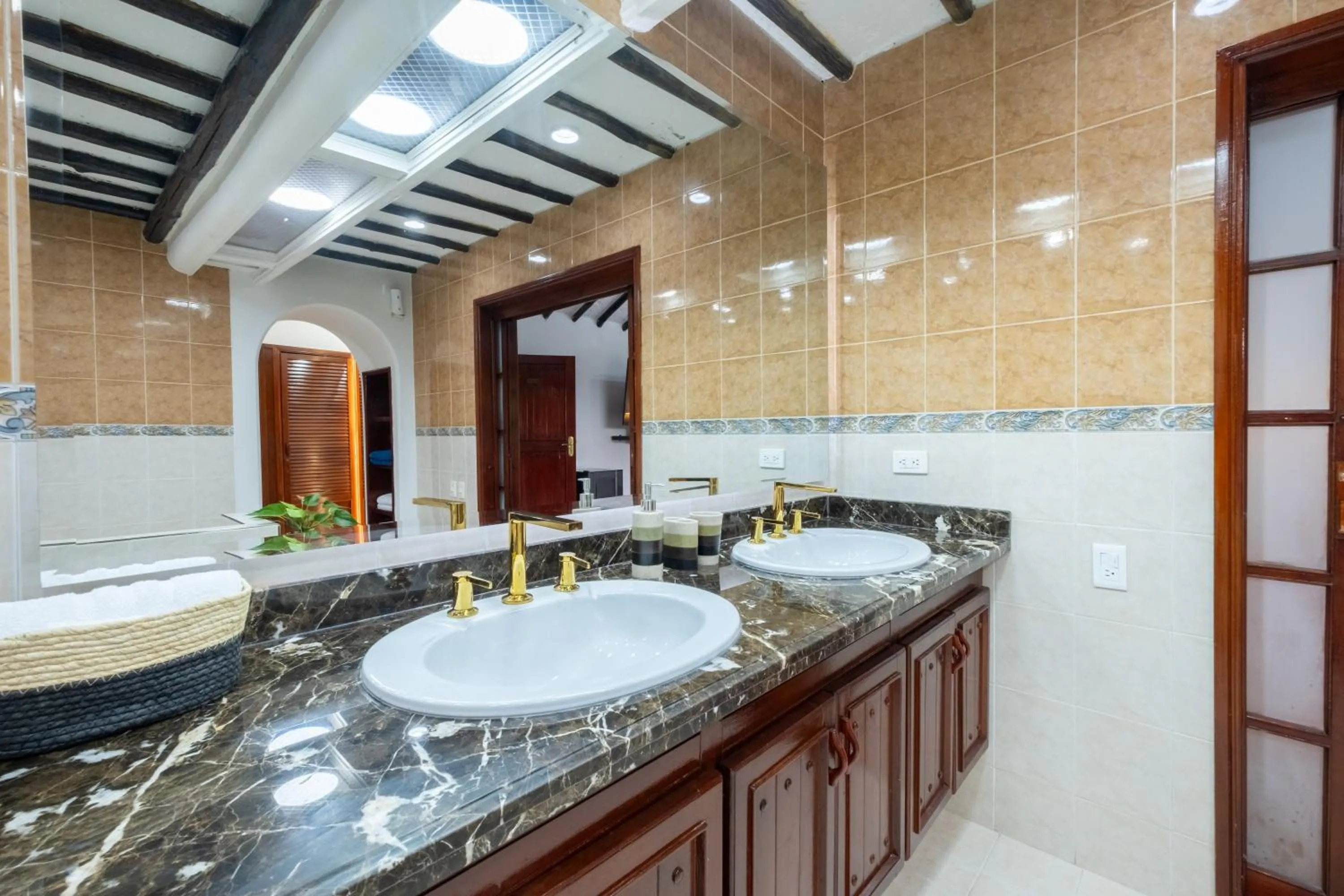 Hotel Chalet El Castillo by Majuva