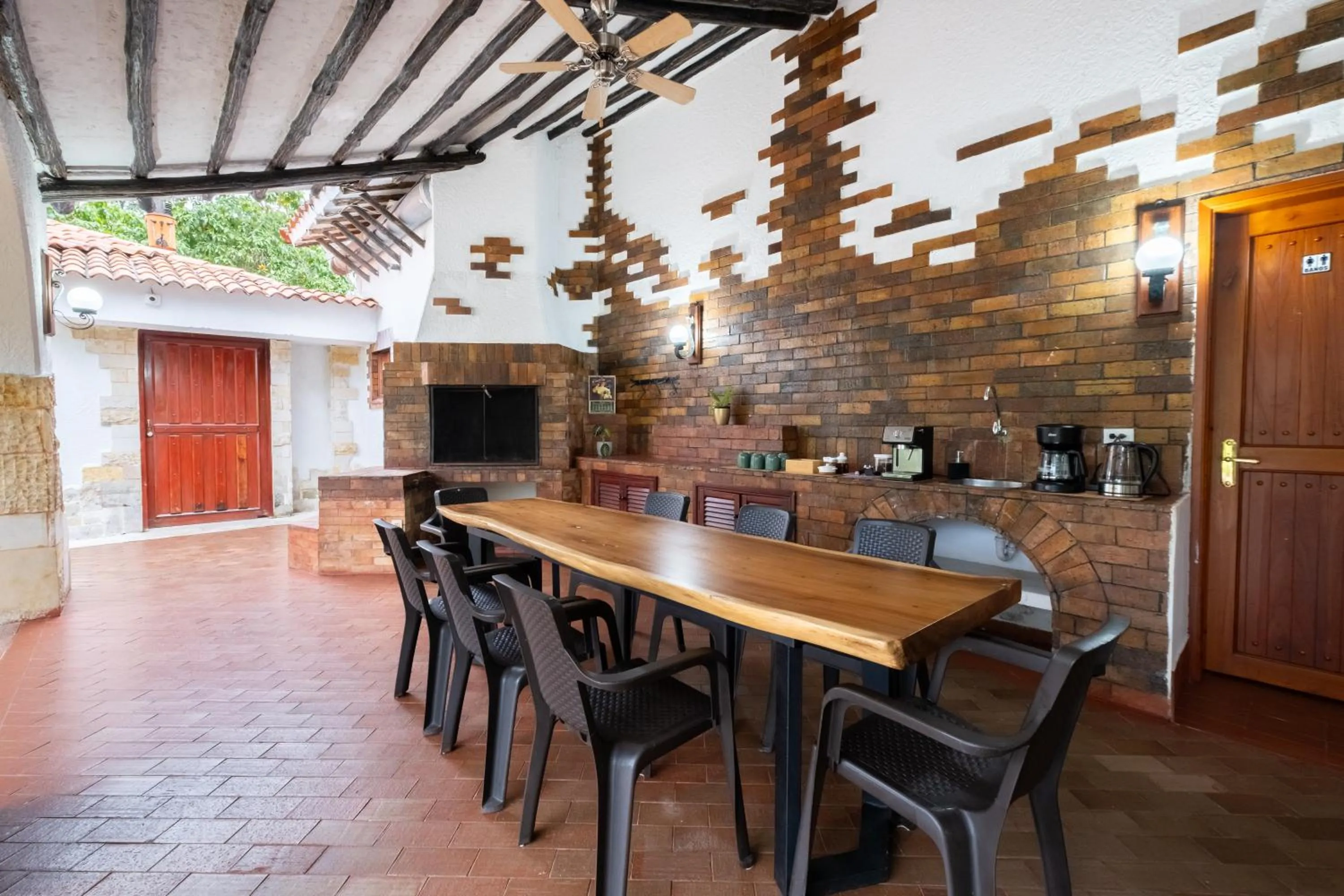 Hotel Chalet El Castillo by Majuva