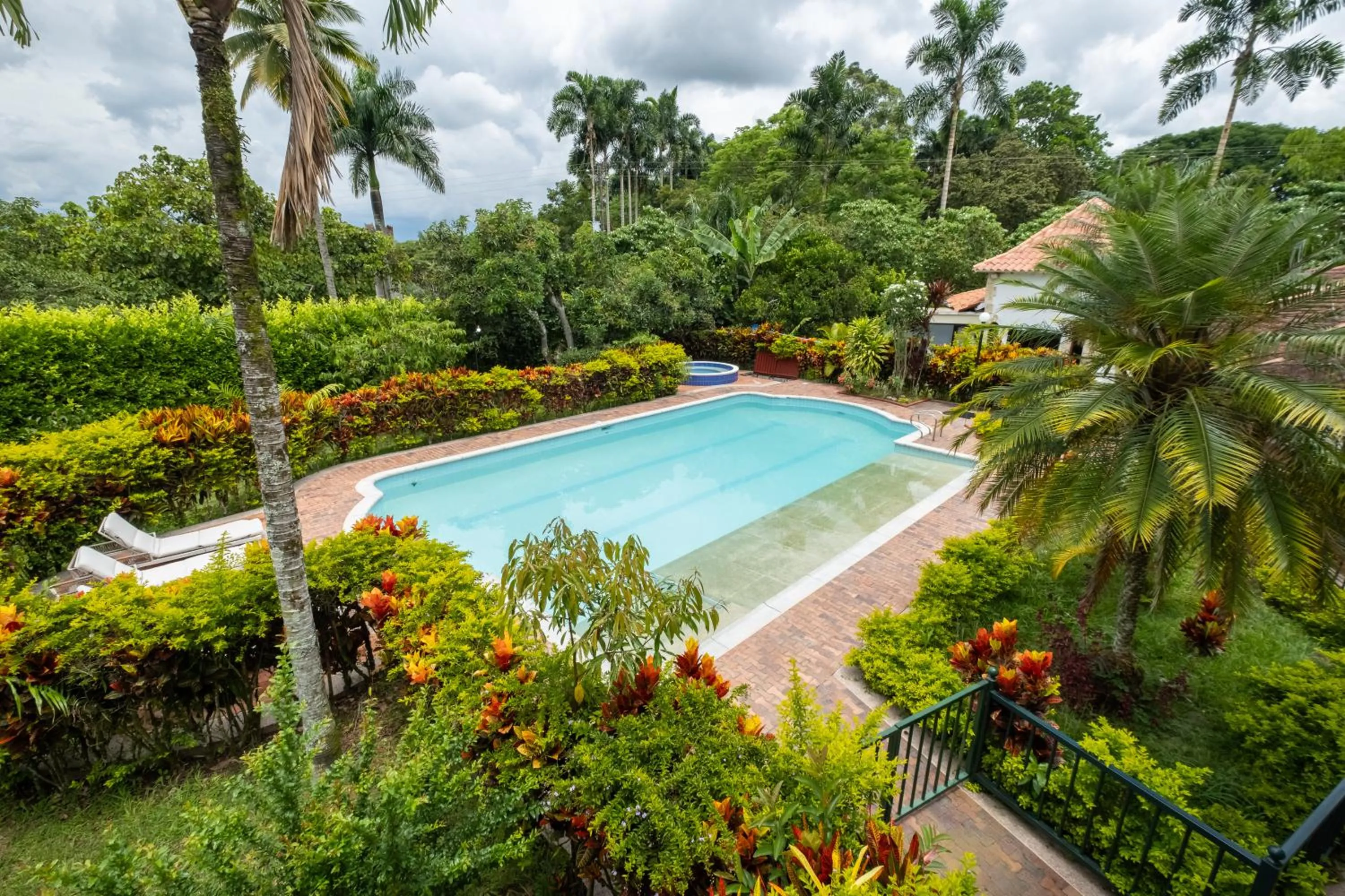 Day in Hotel Chalet El Castillo by Majuva