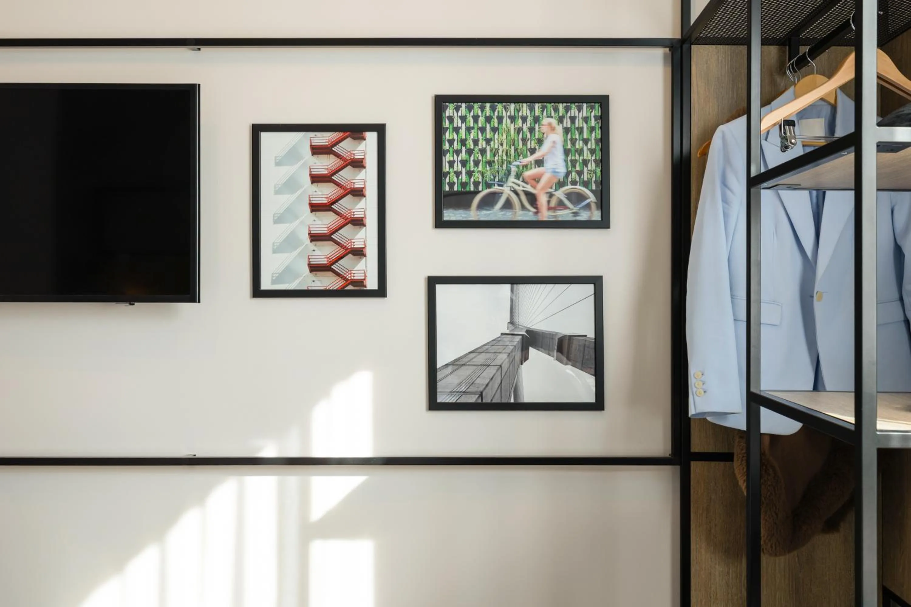 Bedroom in Ibis Namur Centre